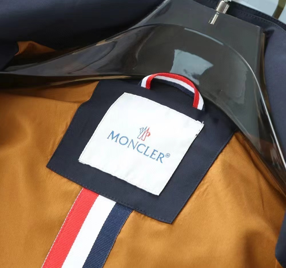 Moncler  65.66$  CODE 420-7627-R gallery