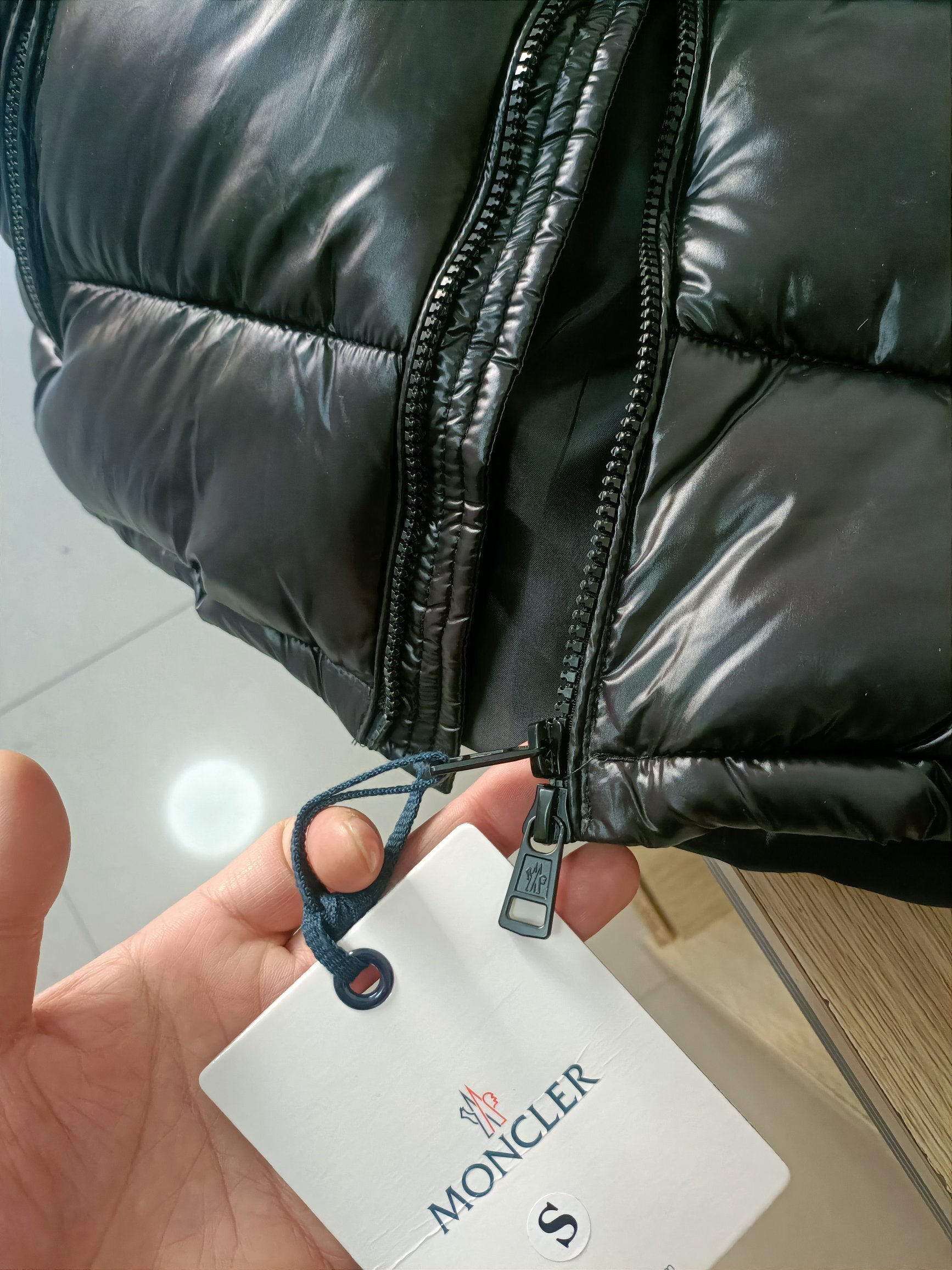 Moncler 49.99$   code 417-7638-R gallery