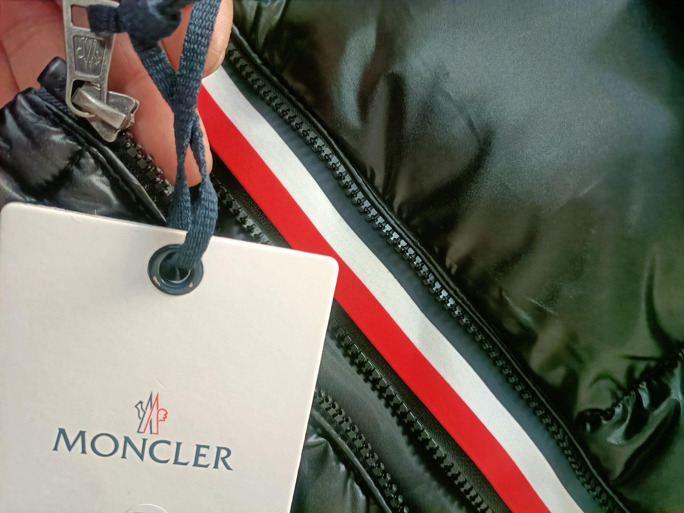 Moncler 55.99$  code 417-7637-R gallery