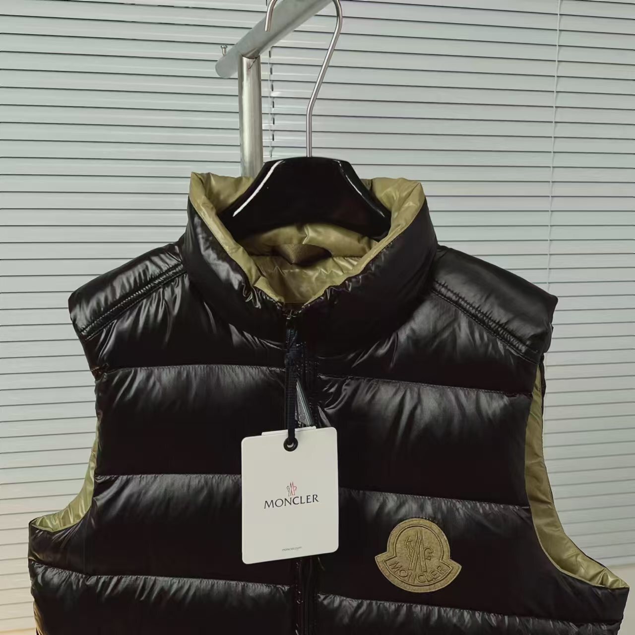 Moncler 65.99$   code 420-7634-R gallery