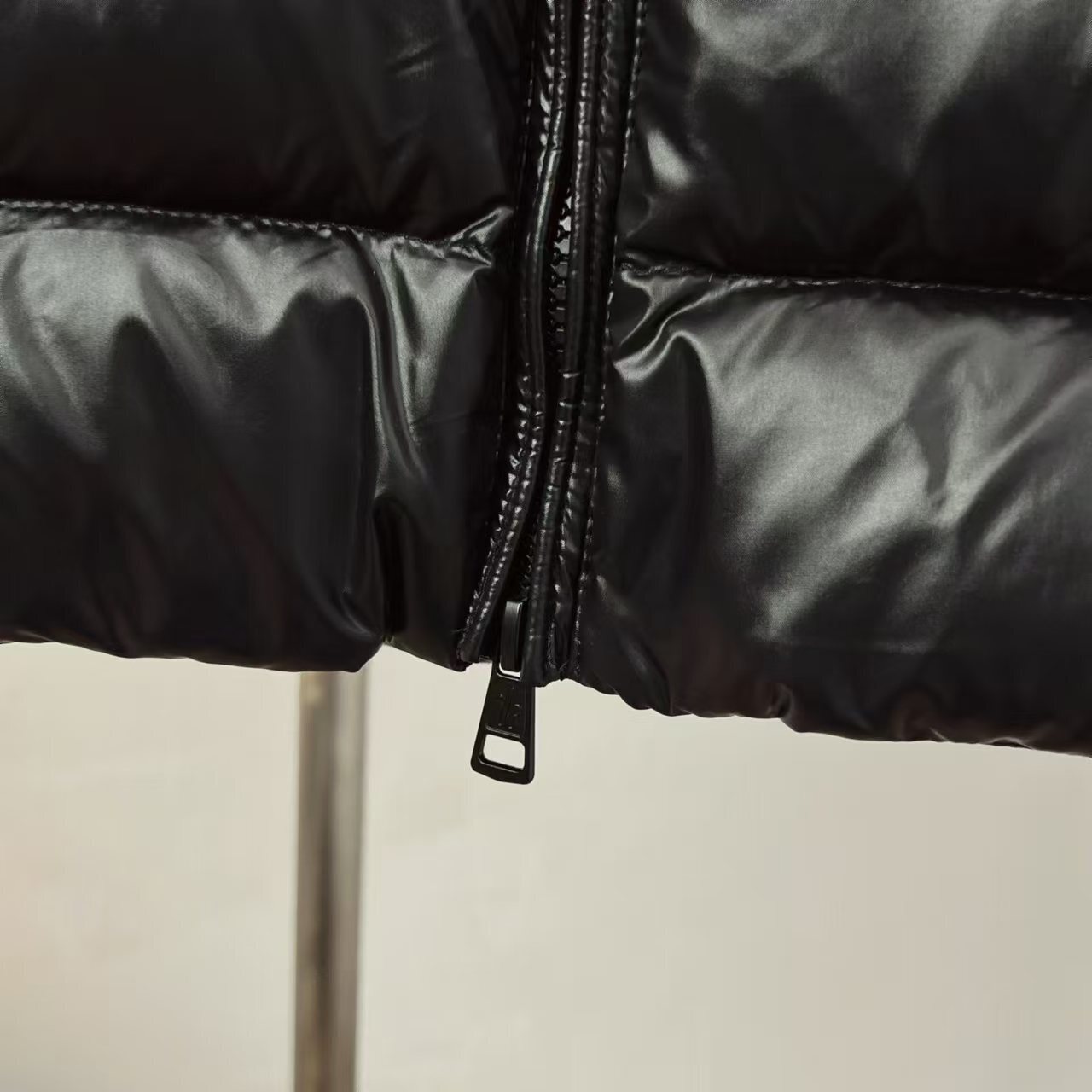 Moncler 65.99$   code 420-7634-R gallery