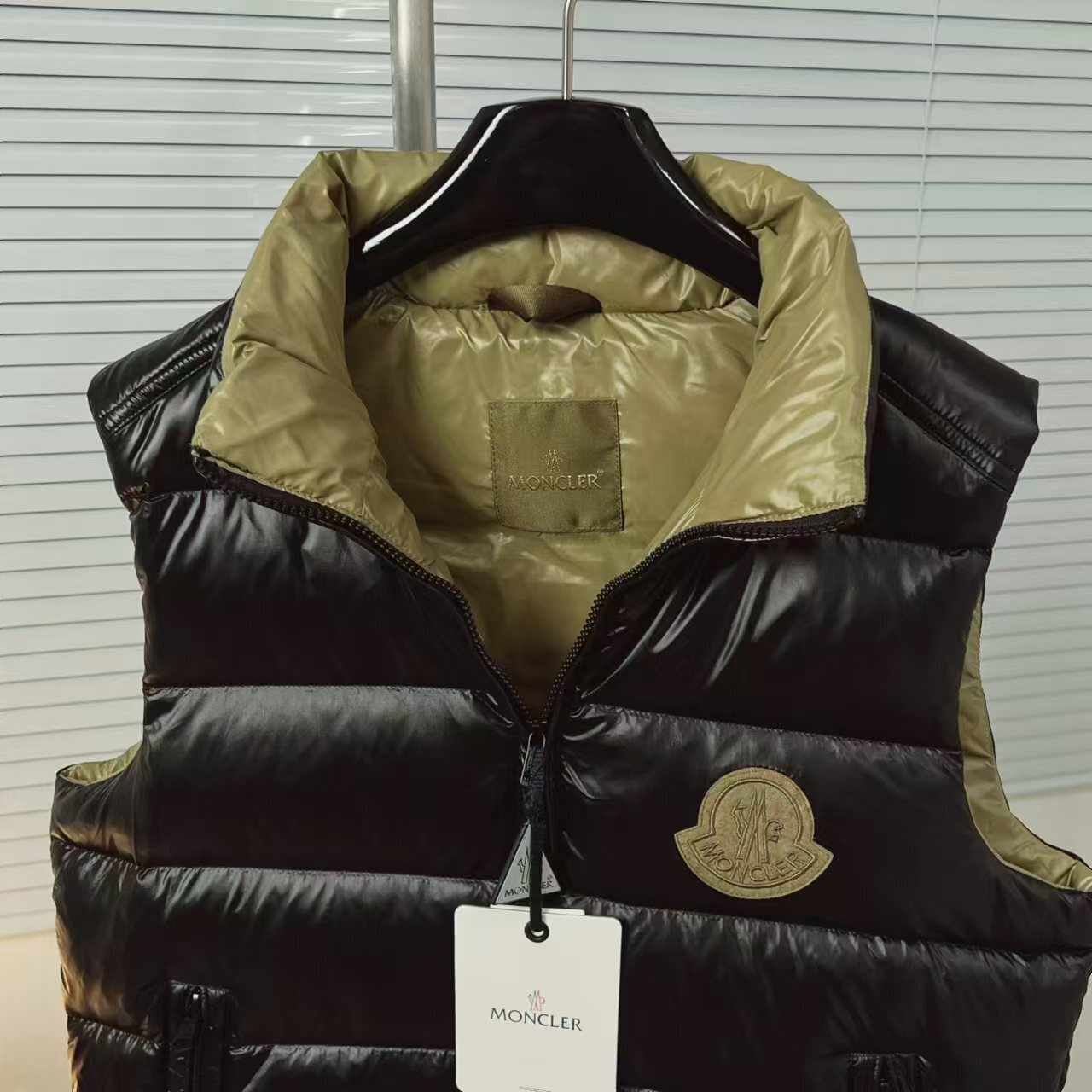 Moncler 65.99$   code 420-7634-R gallery