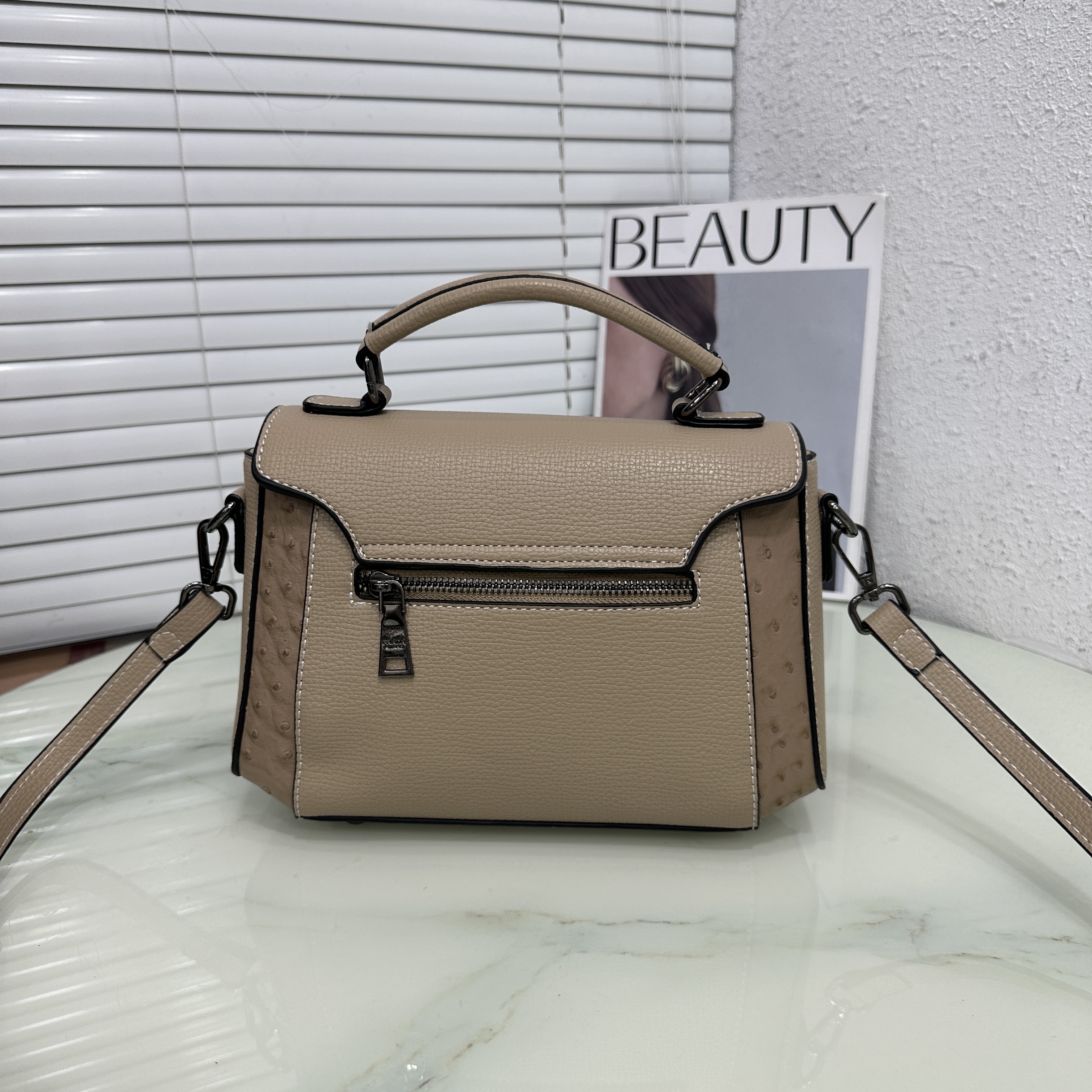 PRADA 41.47$     CODE 404-7576-R gallery