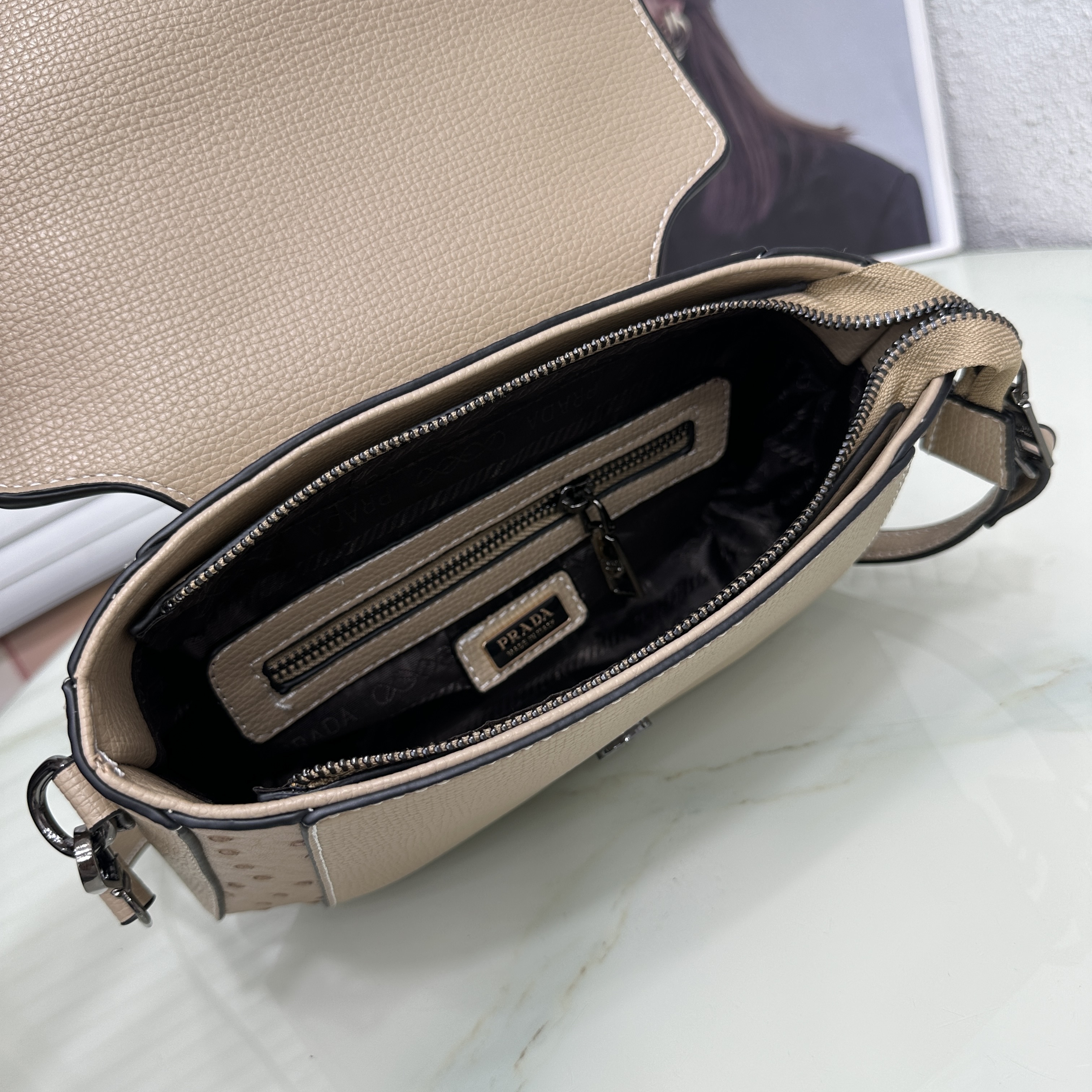 PRADA 41.47$     CODE 404-7576-R gallery