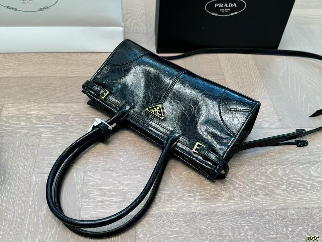PRADA 88.01$     code 472-7374-R gallery