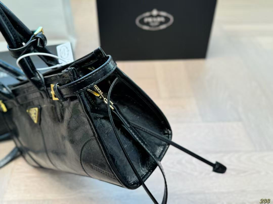 PRADA 88.01$     code 472-7374-R gallery