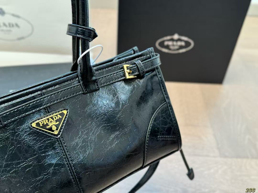 PRADA 88.01$     code 472-7374-R gallery