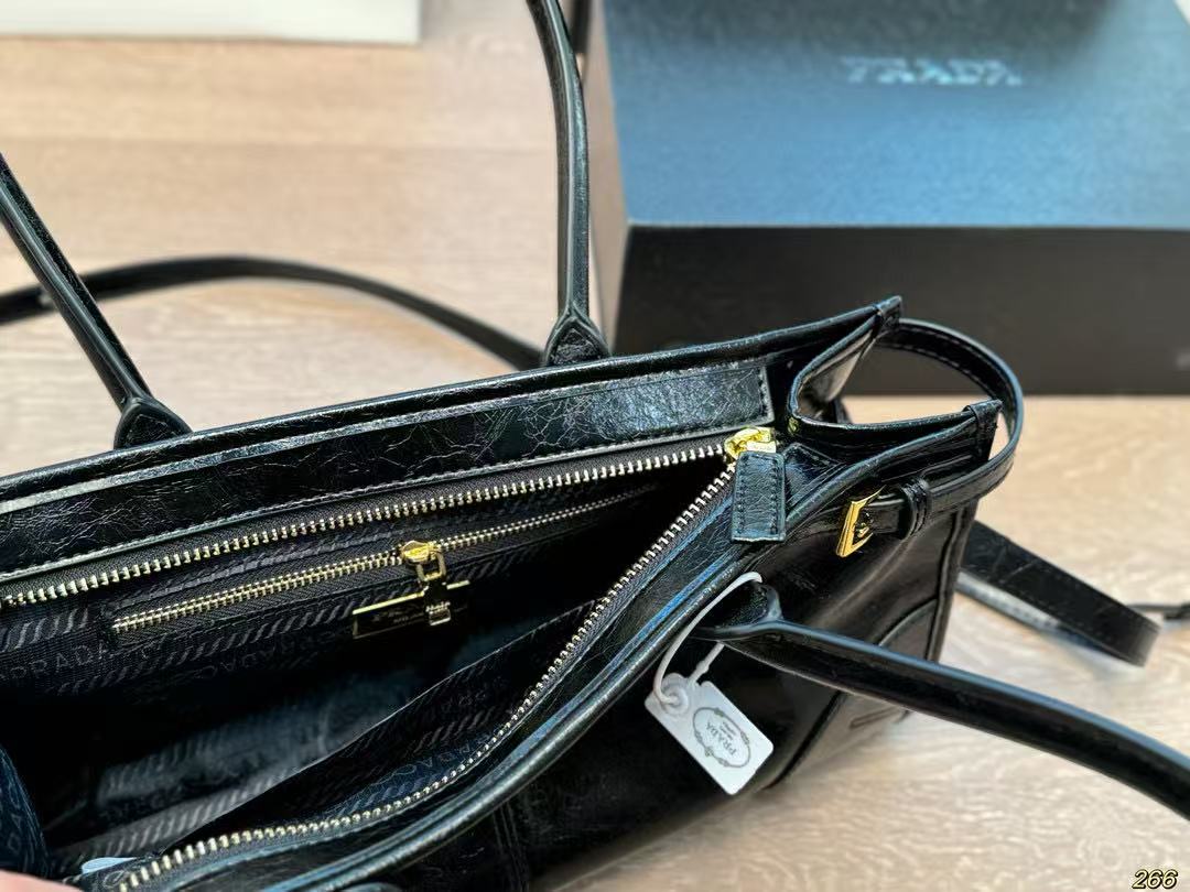 PRADA 88.01$     code 472-7374-R gallery