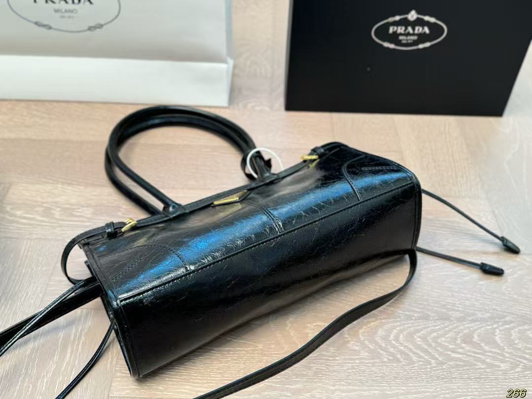 PRADA 88.01$     code 472-7374-R gallery