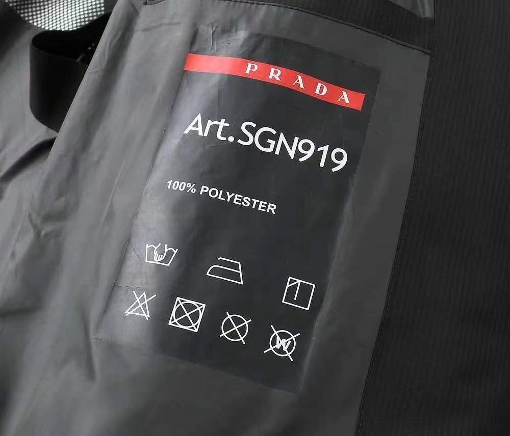 Prada  65.66$  CODE 420-7629-R gallery