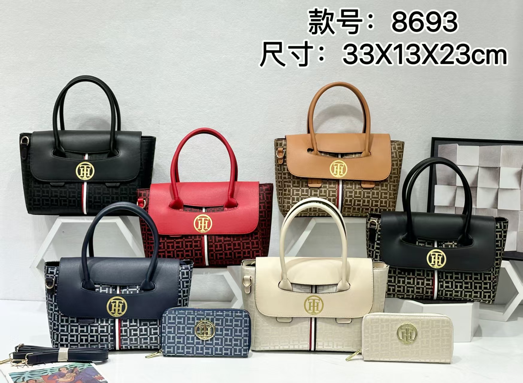 TOMMY  43.06$    CODE 404-7579-R gallery
