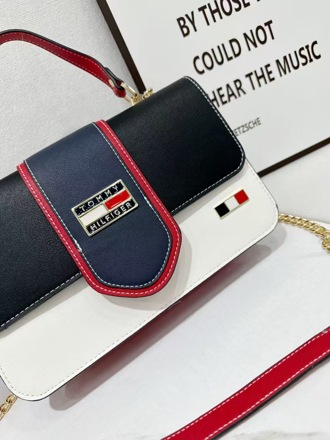 TOMMY 38.3$   CODE 404-7580-R gallery