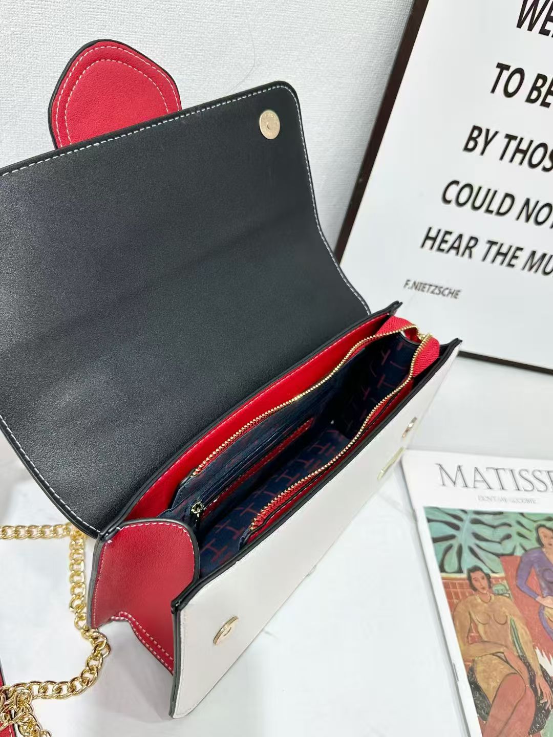 TOMMY 38.3$   CODE 404-7580-R gallery