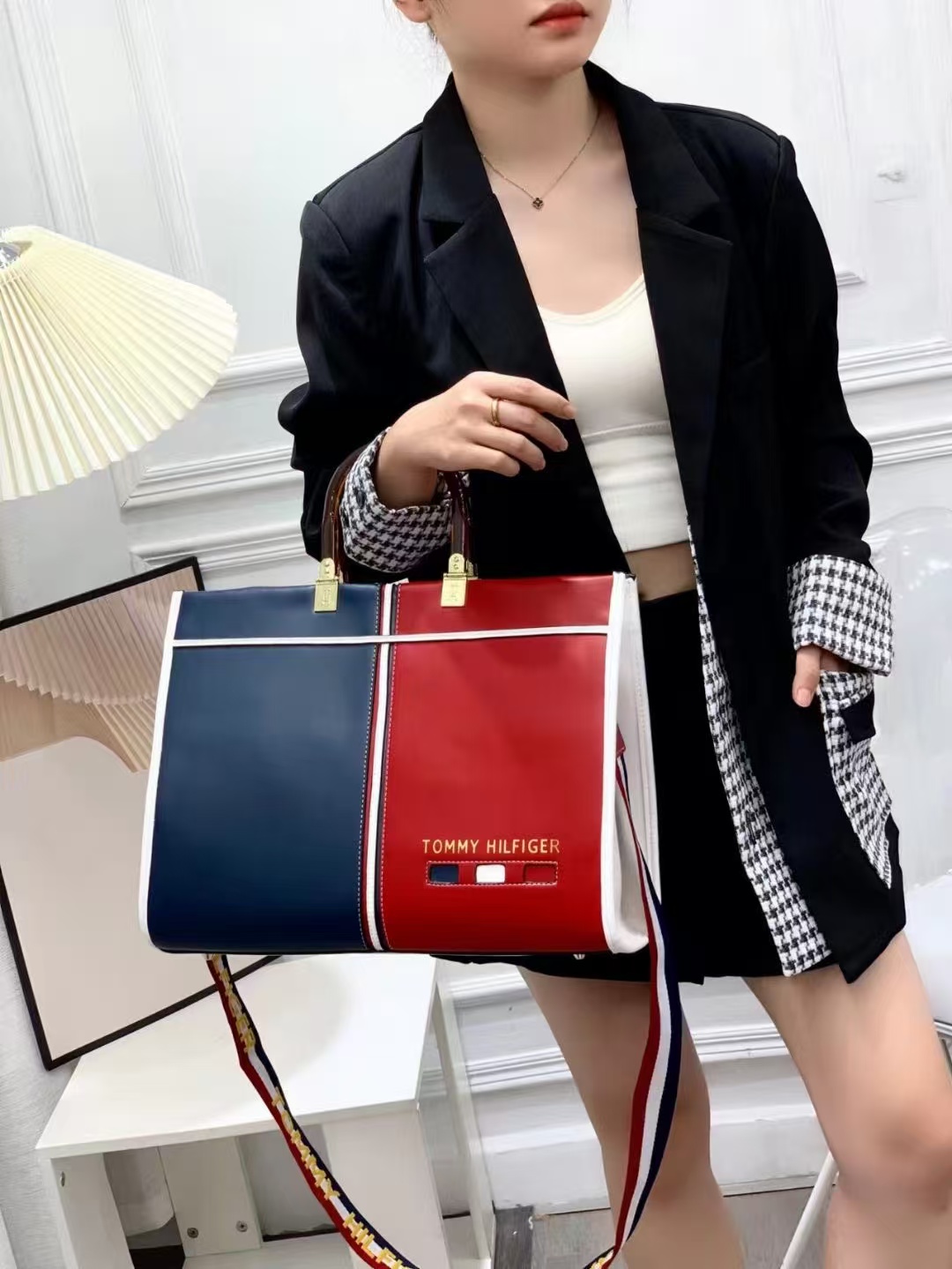 TOMMY 38.3$   CODE 404-7581-R gallery