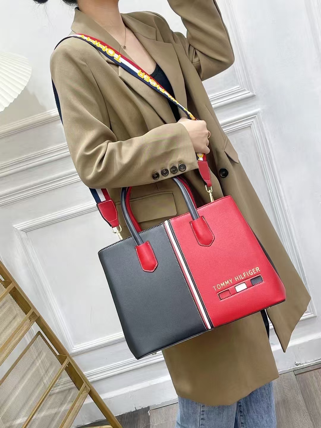 TOMMY 39.89$   CODE 404-7582-R gallery