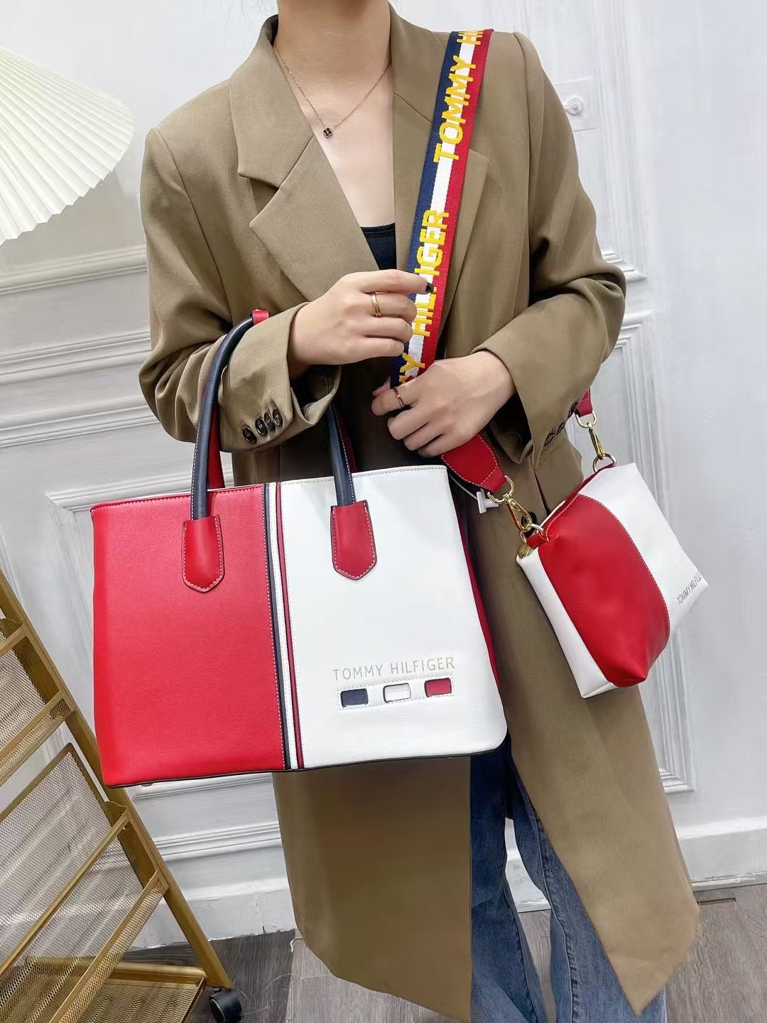 TOMMY 39.89$   CODE 404-7582-R gallery