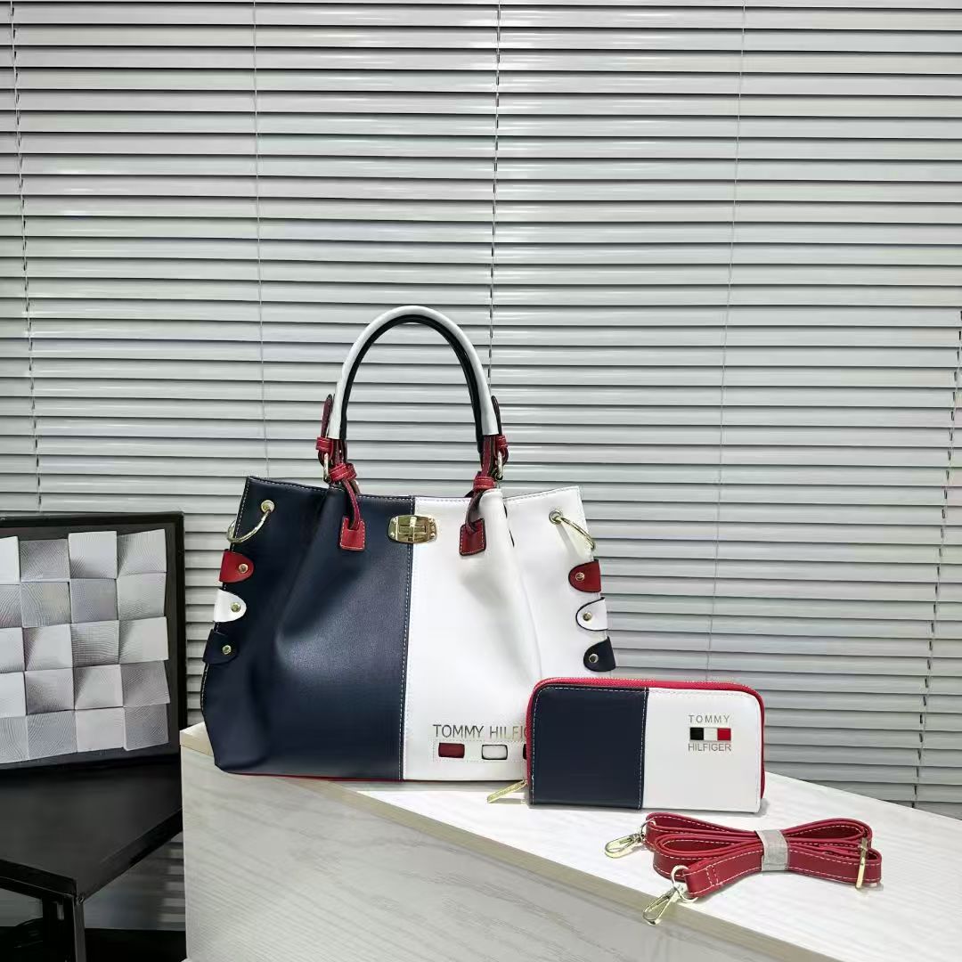 TOMMY 39.89$ CODE 404-7583-R gallery