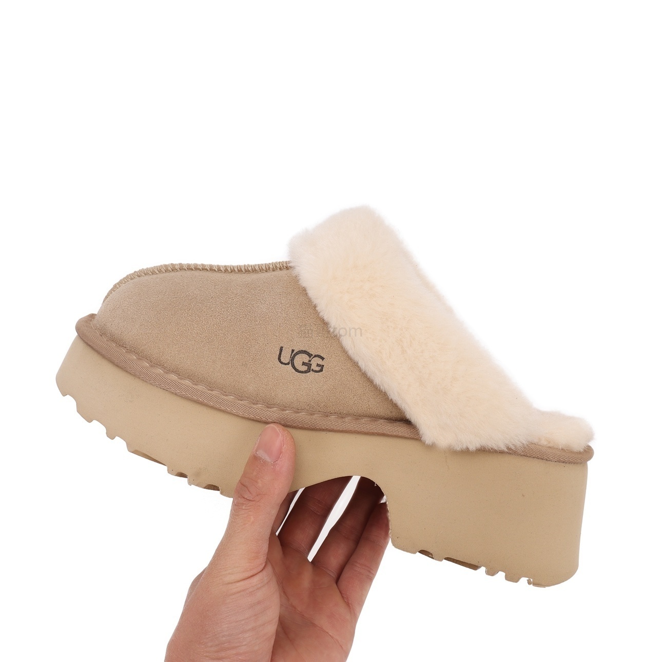 UGG  45.99$   code 279-7608-R gallery