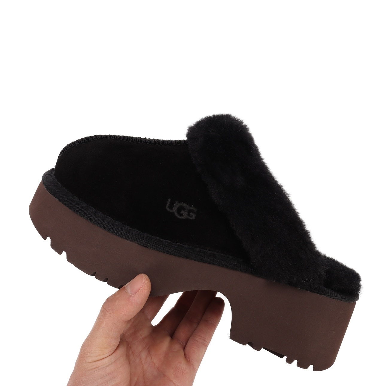 UGG  45.99$   code 279-7608-R gallery