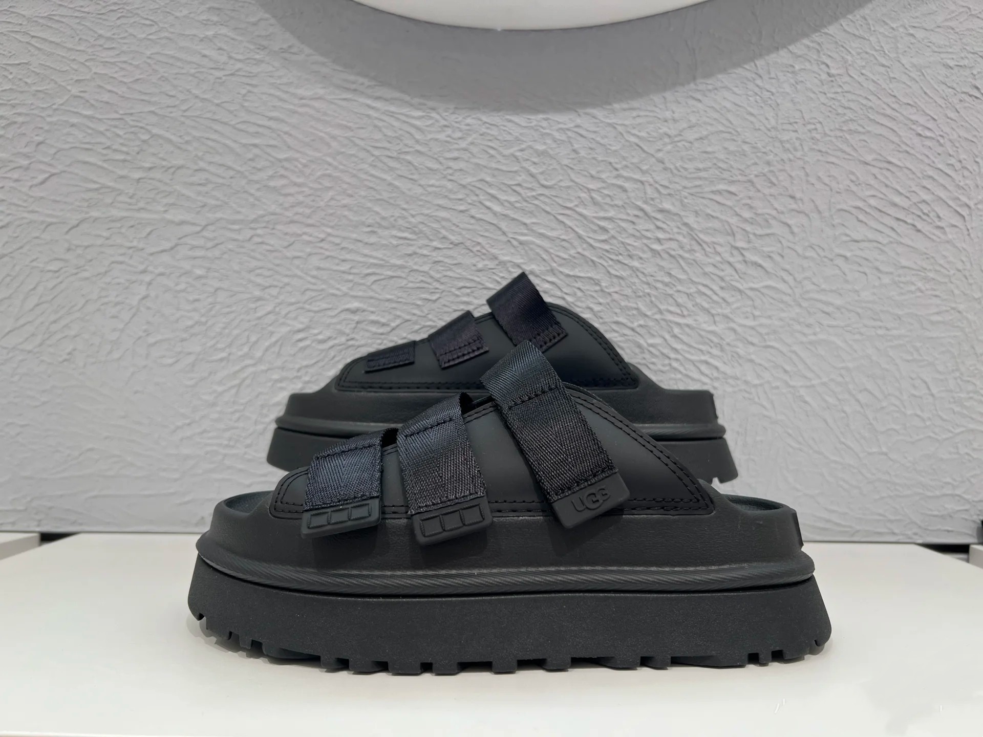 UGG 79.99$  code 560-7438-R gallery