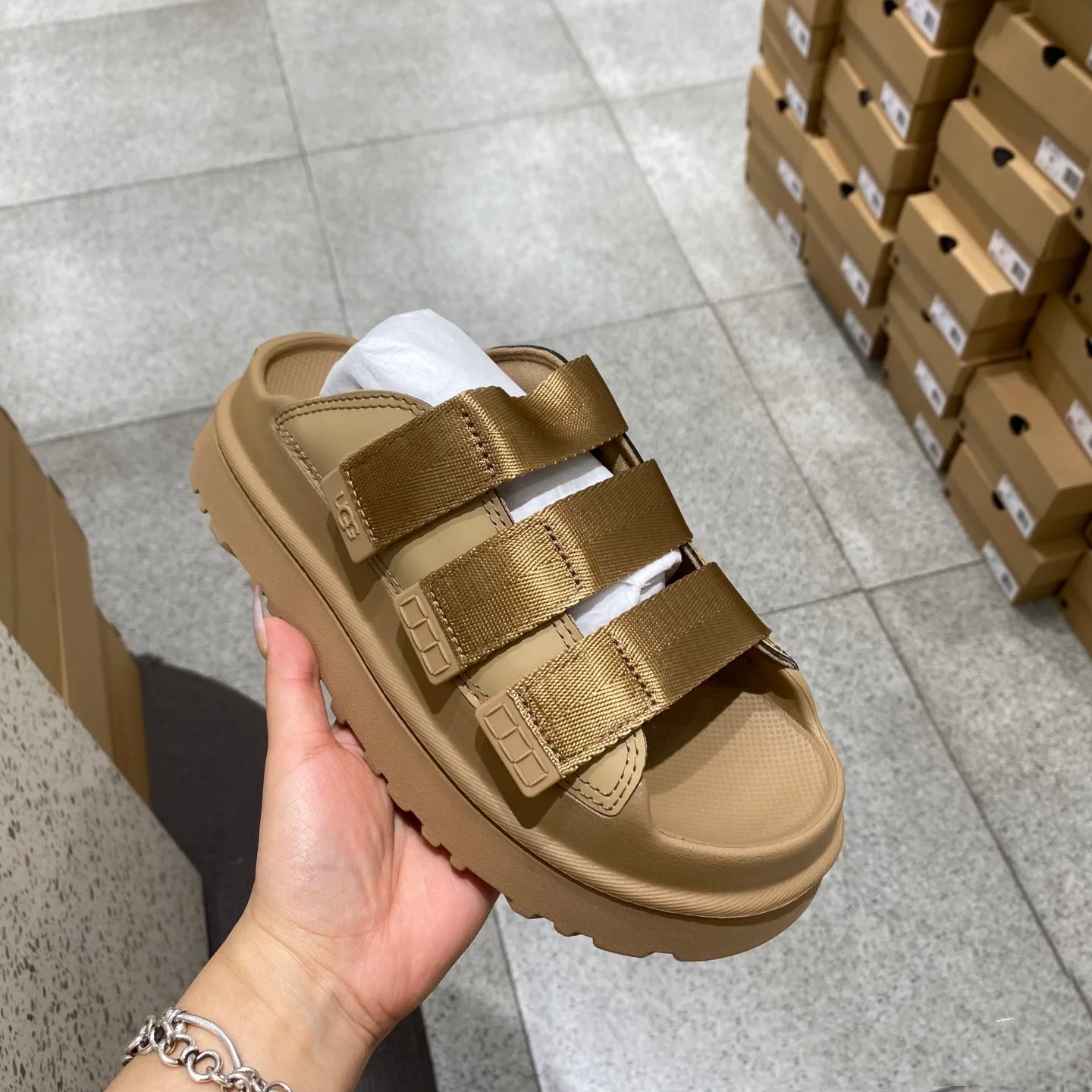 UGG 79.99$  code 560-7438-R gallery