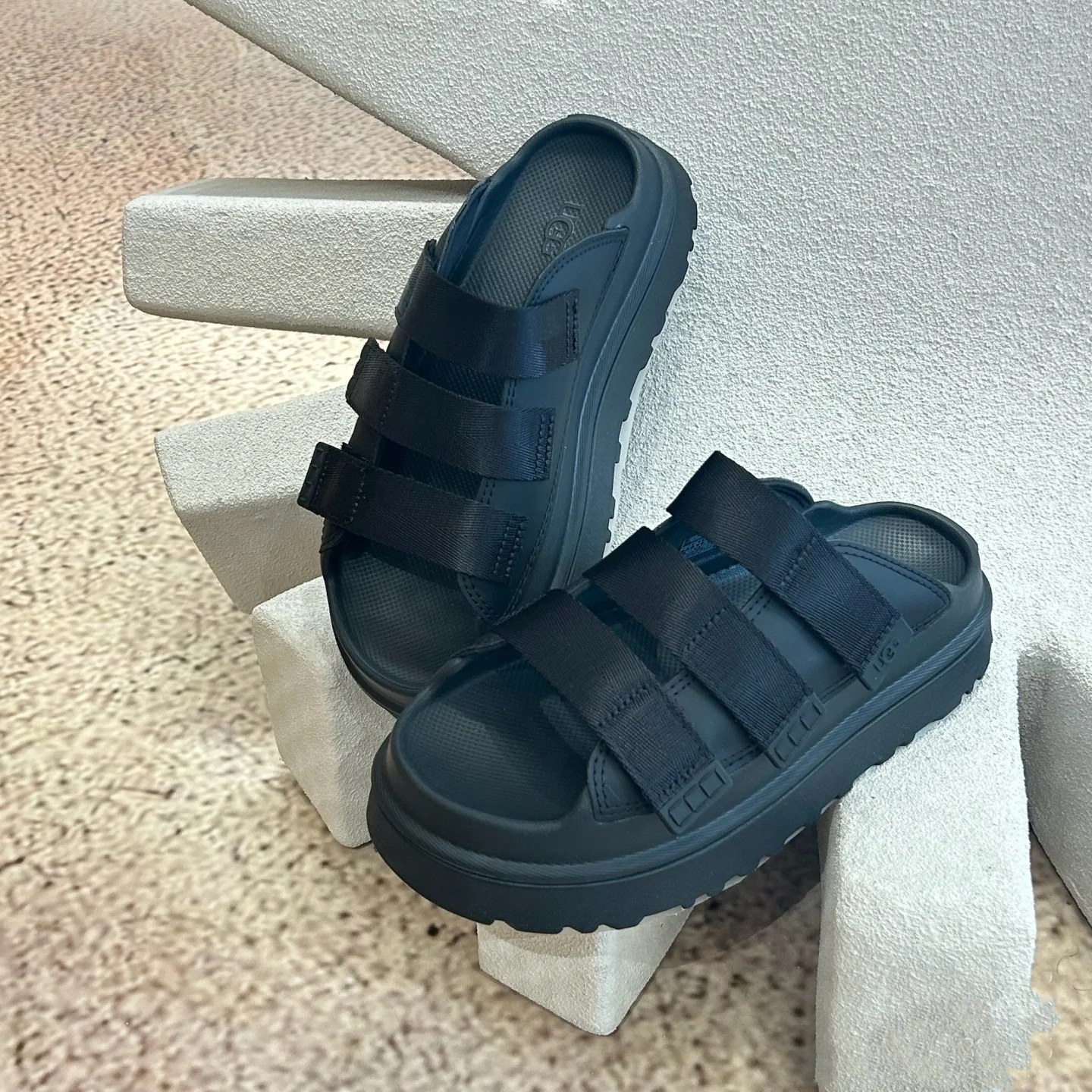 UGG 79.99$  code 560-7438-R gallery