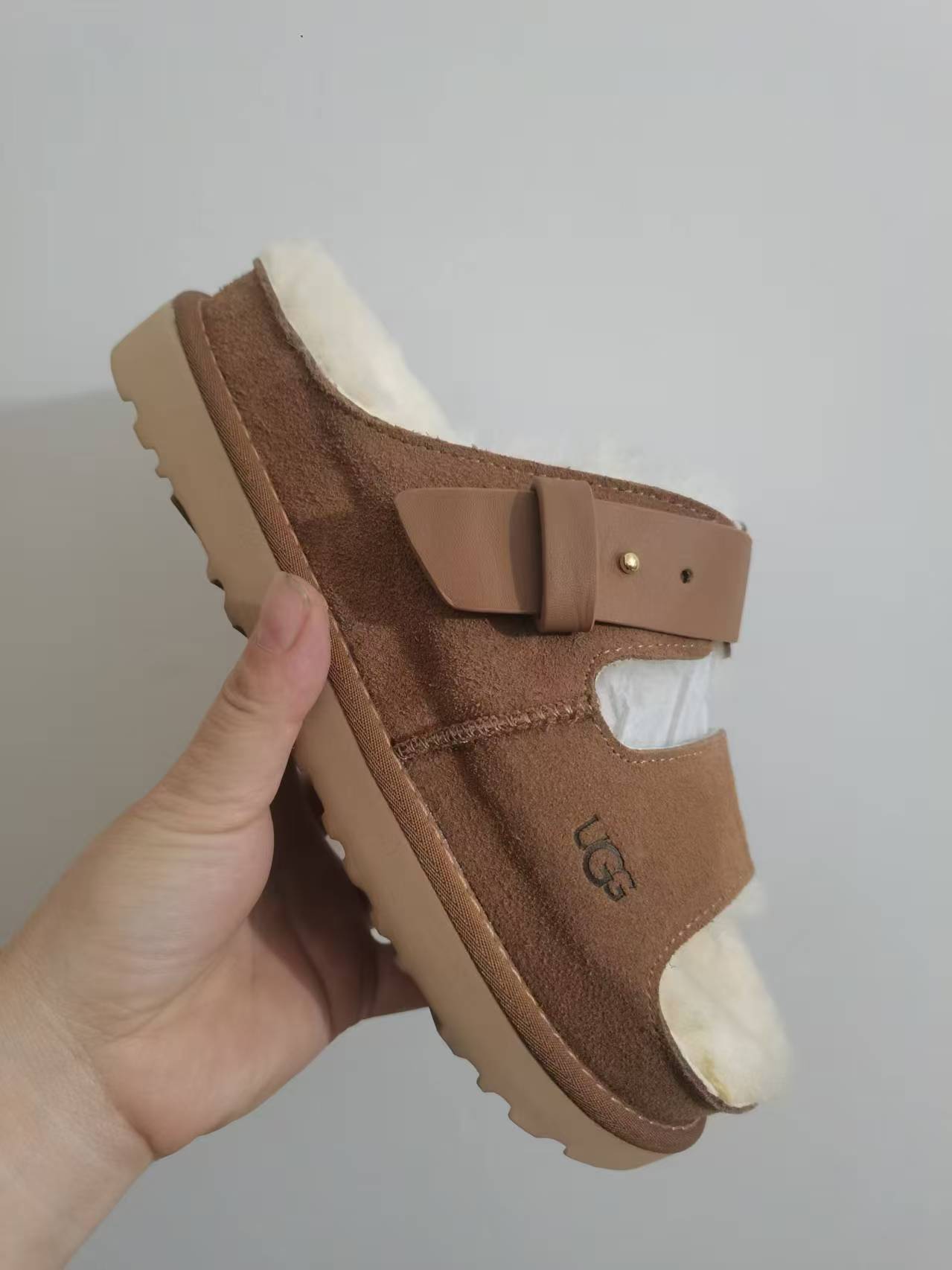 UGG 90.46$    code 525-7473-R gallery