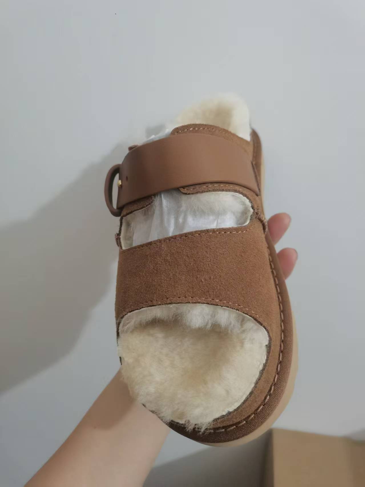 UGG 90.46$    code 525-7473-R gallery