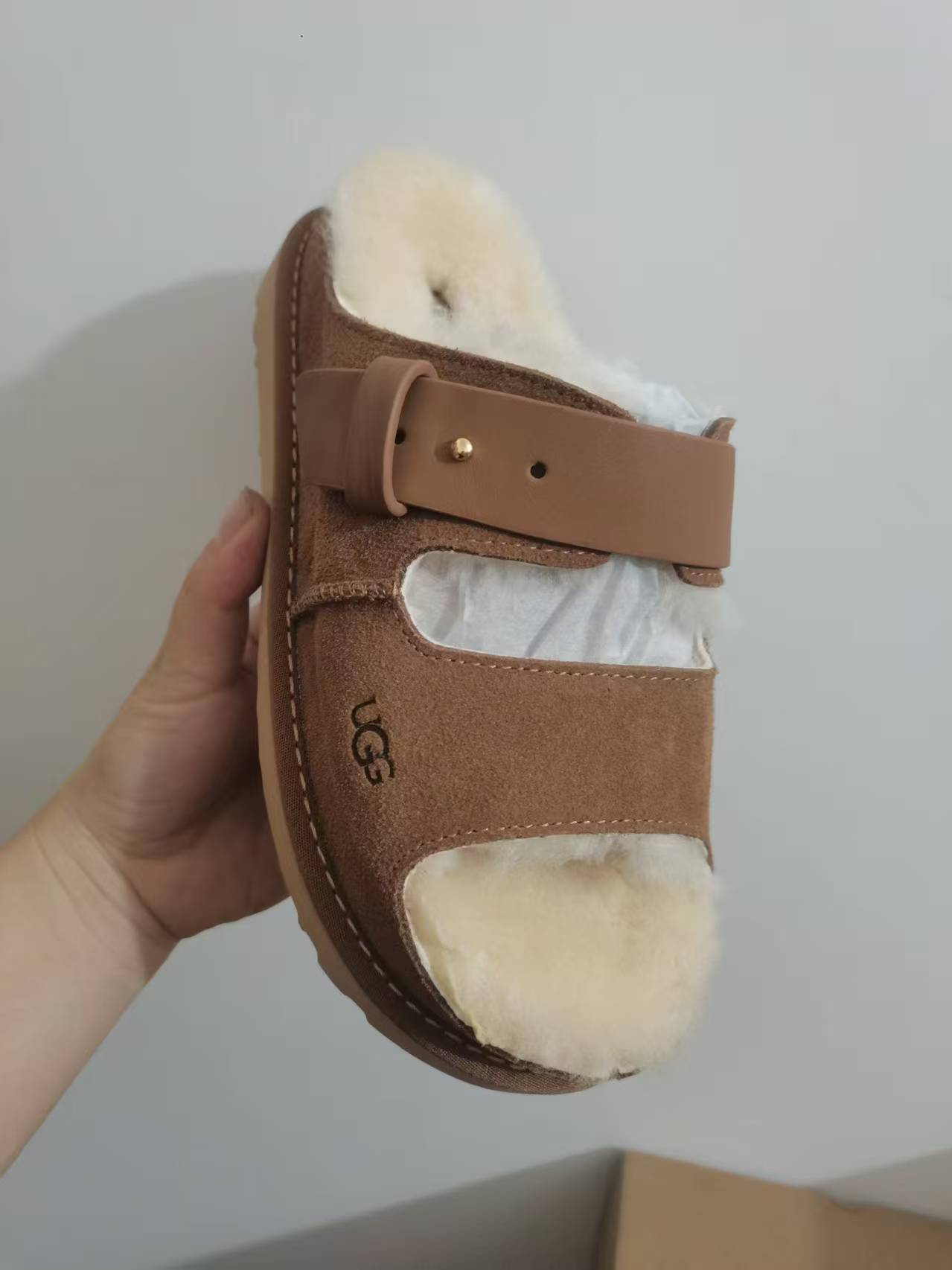 UGG 90.46$    code 525-7473-R gallery
