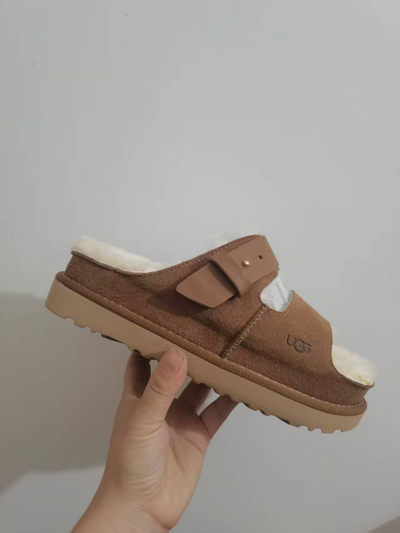 UGG 90.46$    code 525-7473-R gallery