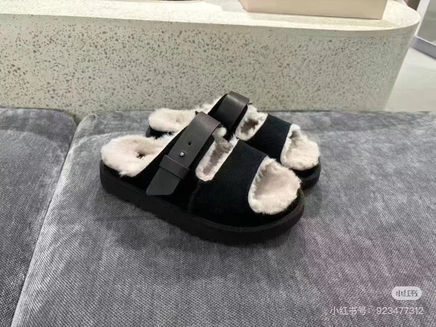 UGG 90.46$    code 525-7473-R gallery