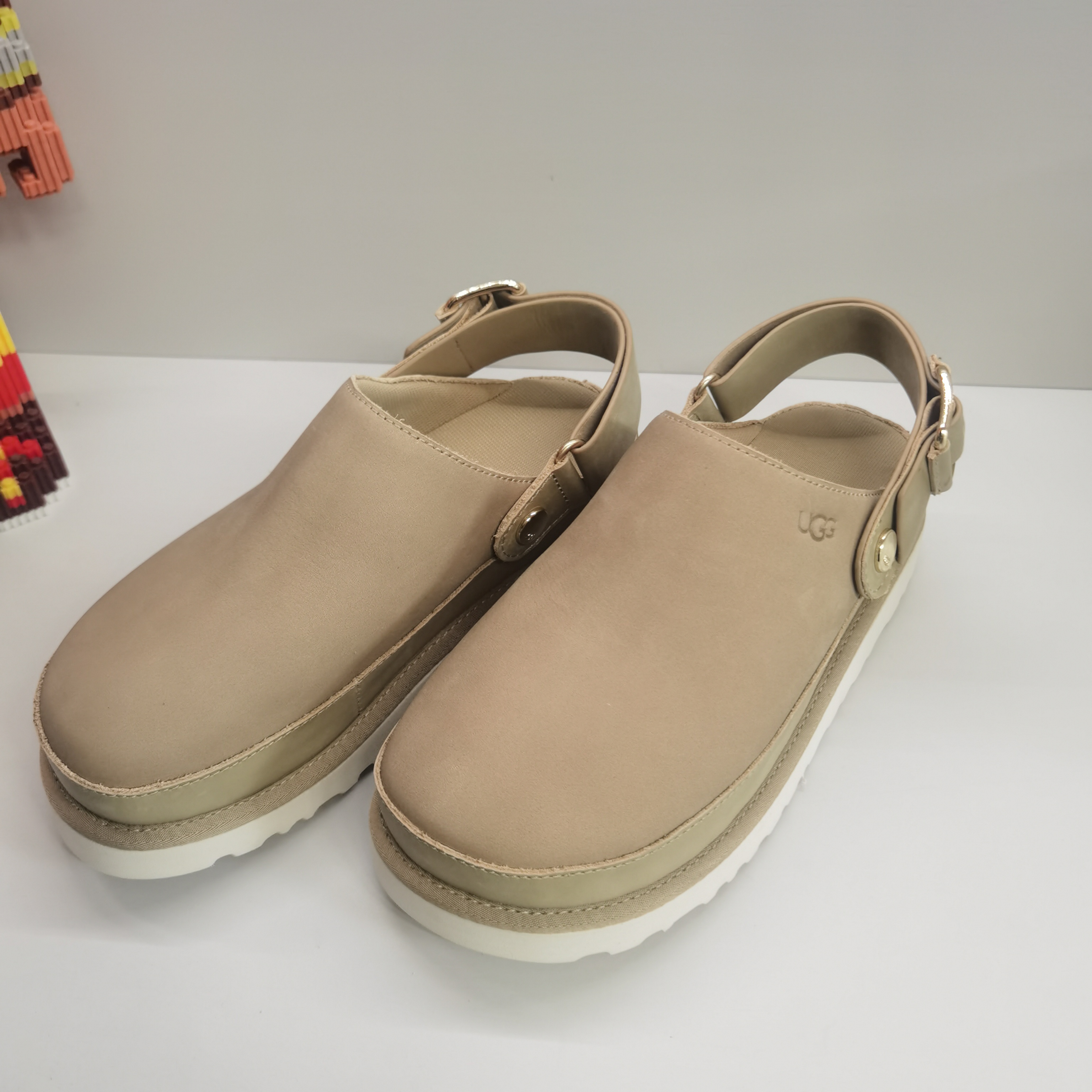 UGG 90.84$    code 525-7373-R gallery