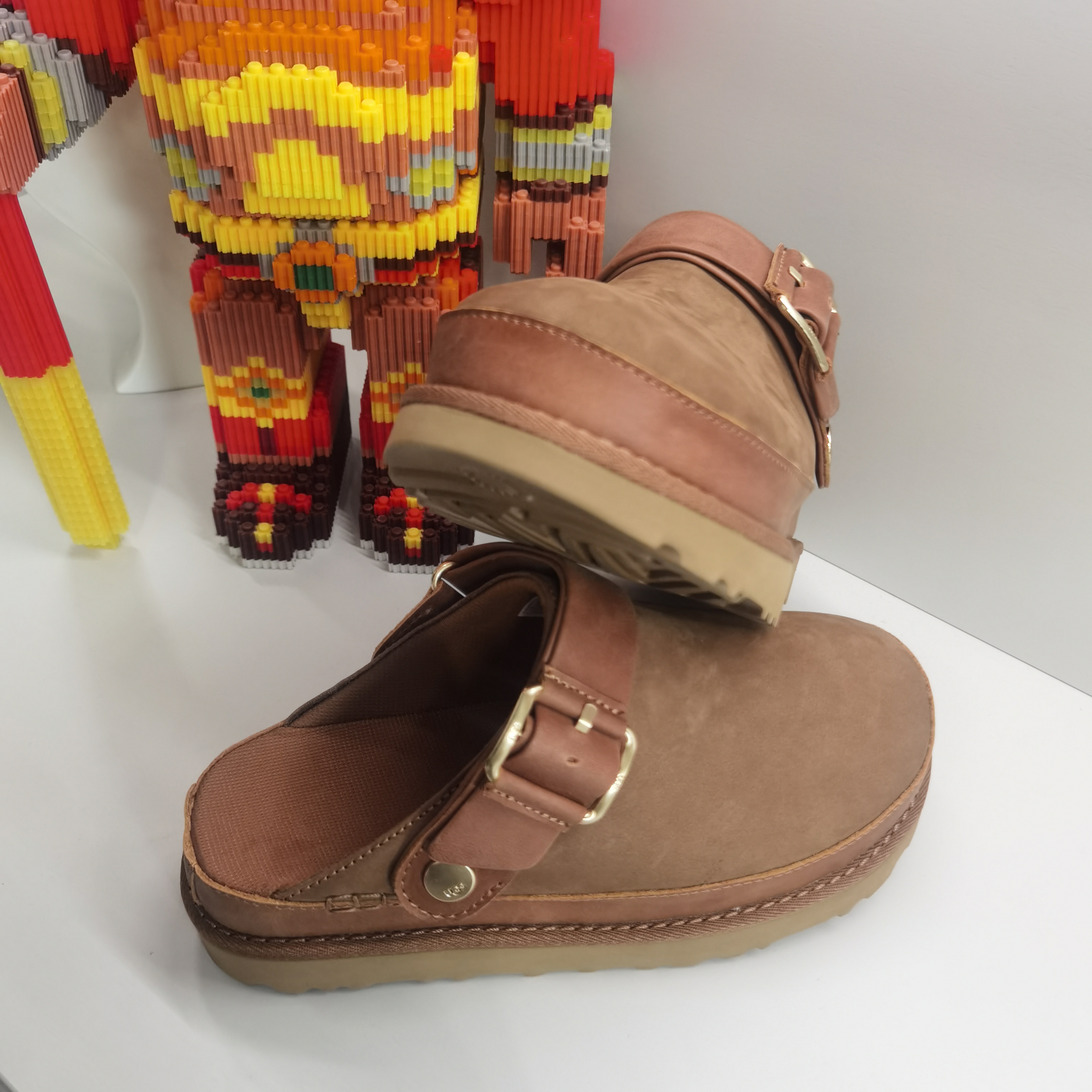UGG 90.84$    code 525-7373-R gallery