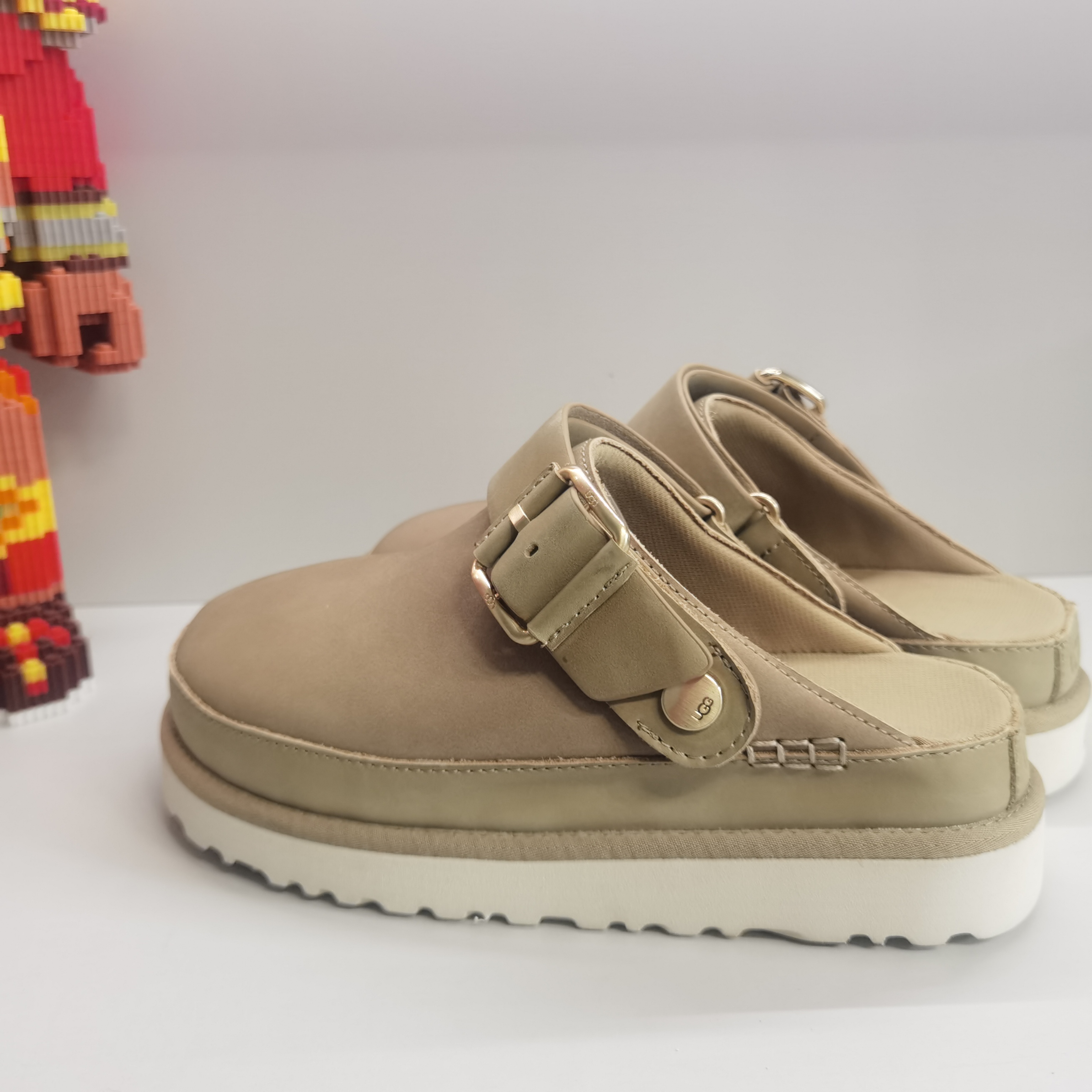 UGG 90.84$    code 525-7373-R gallery