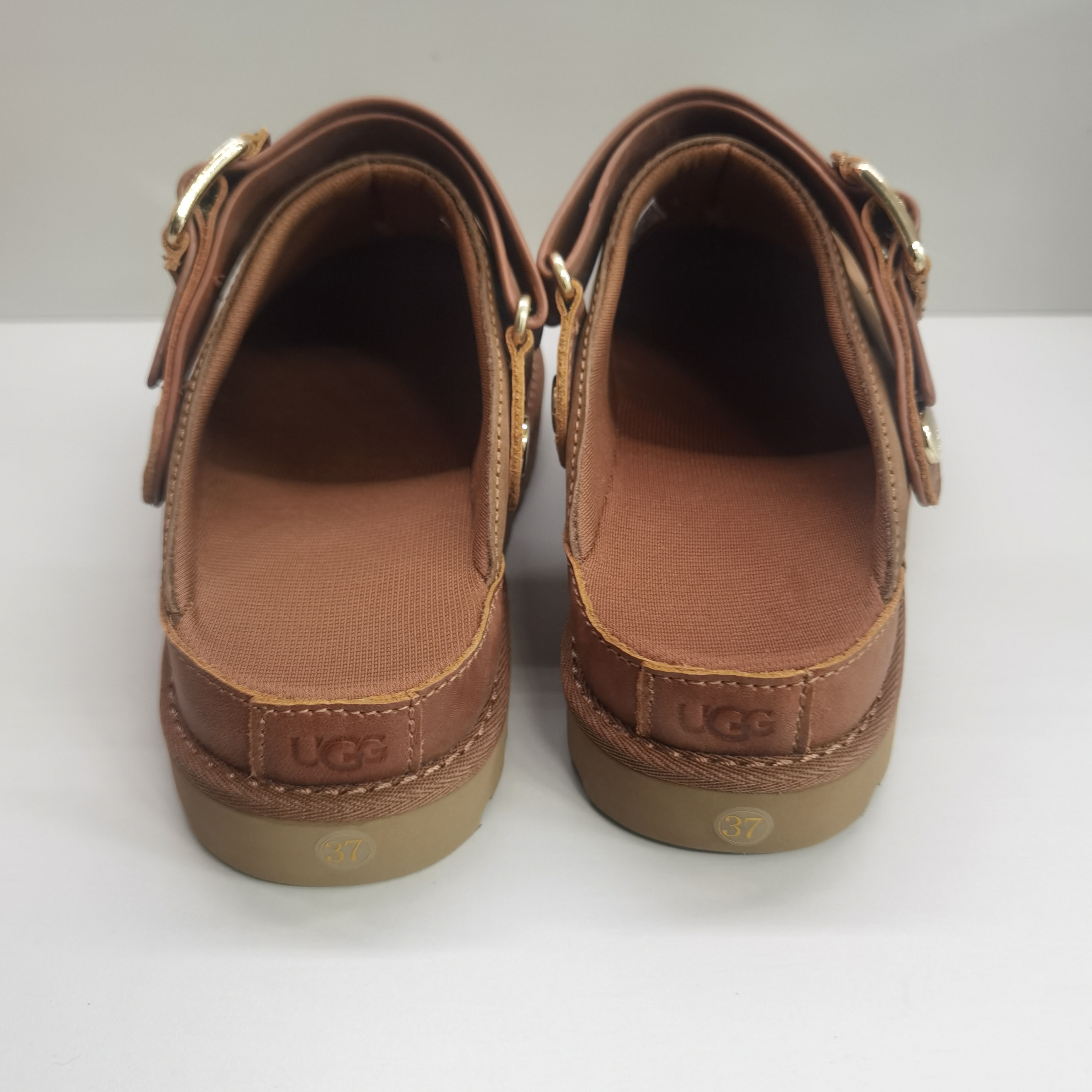 UGG 90.84$    code 525-7373-R gallery