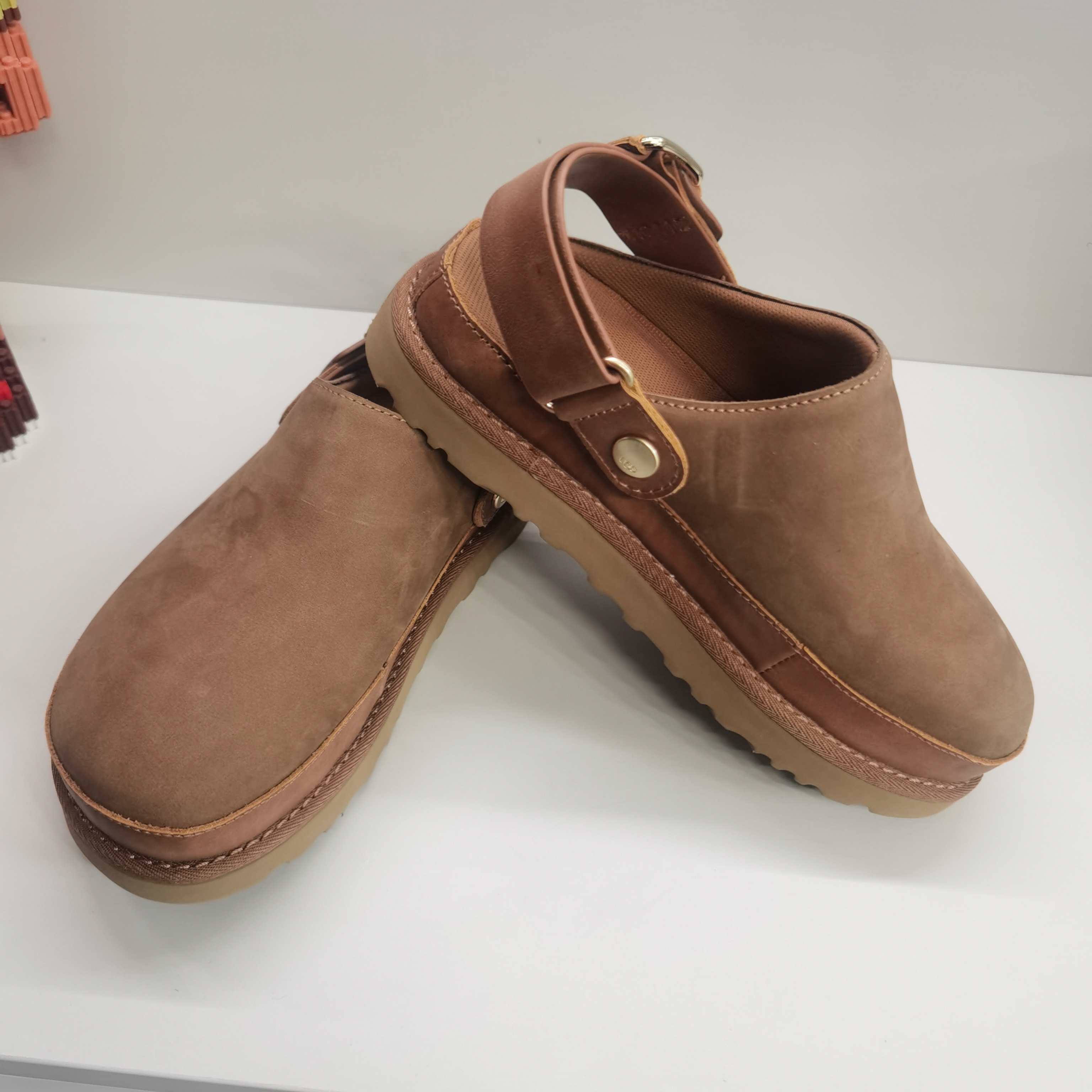 UGG 90.84$    code 525-7373-R gallery