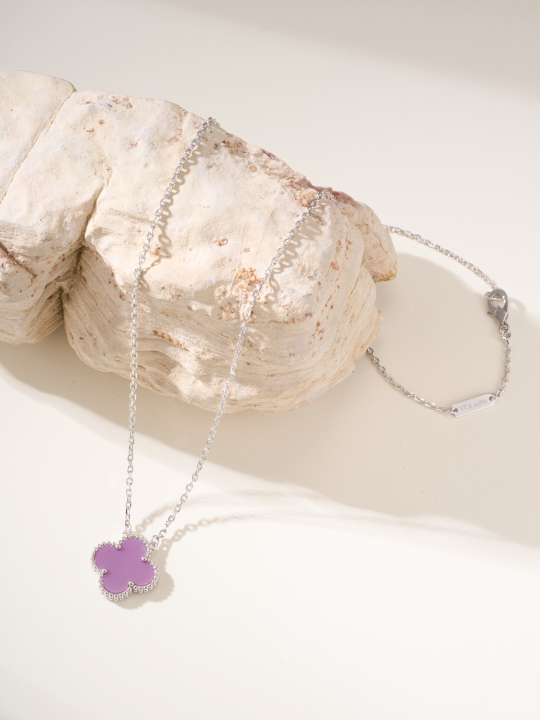 Van Cleef & Arpels  27.99$  code 447-7496-R gallery