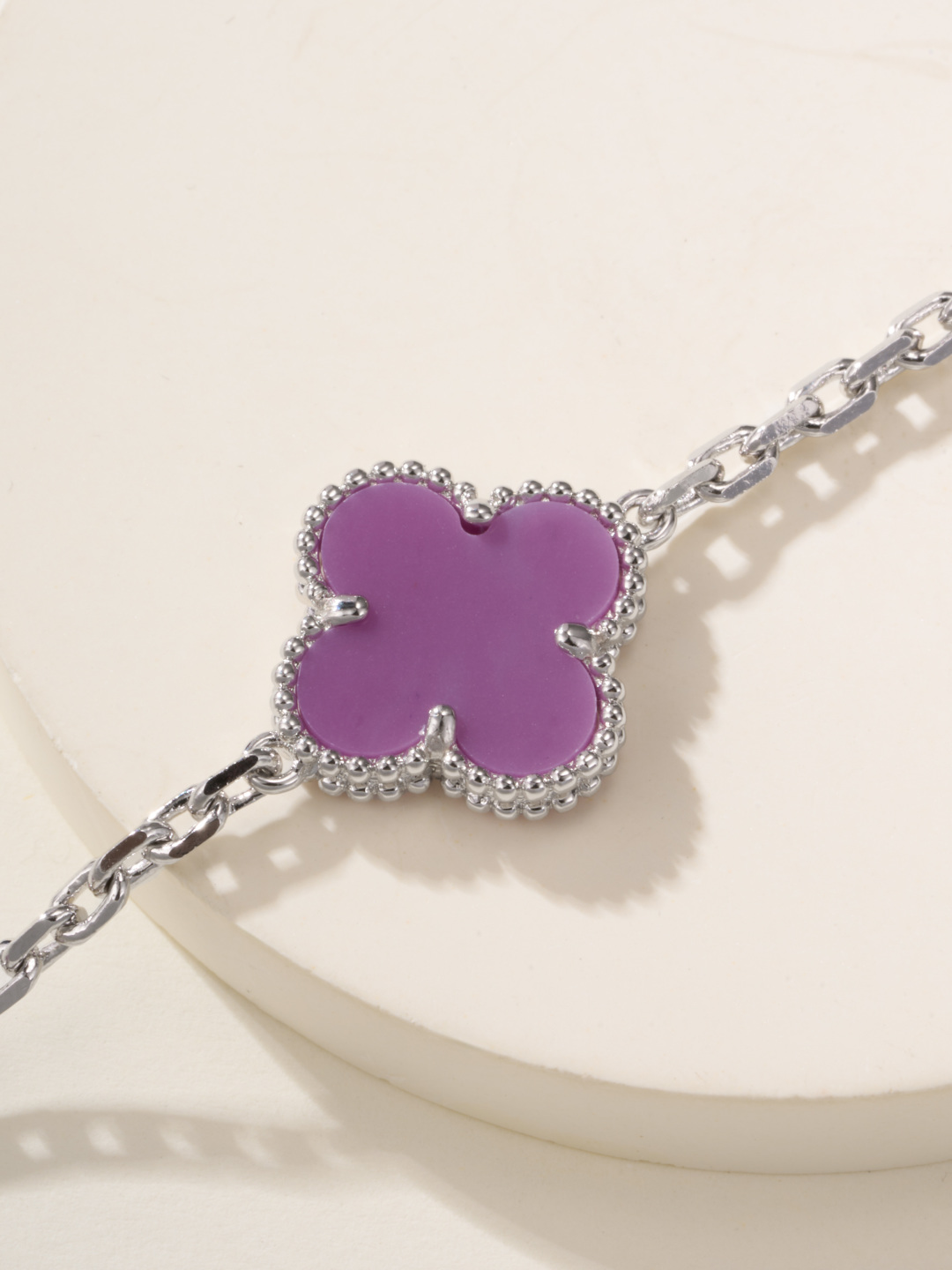 Van Cleef & Arpels  27.99$  code 447-7496-R gallery
