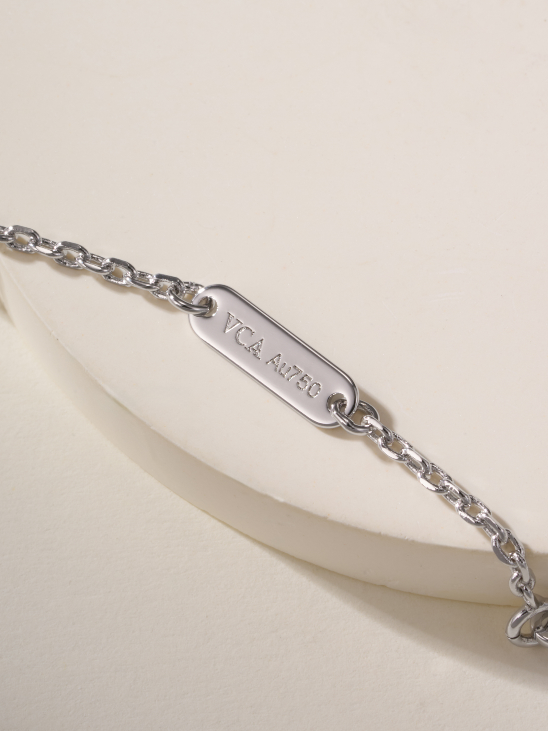 Van Cleef & Arpels  27.99$  code 447-7496-R gallery