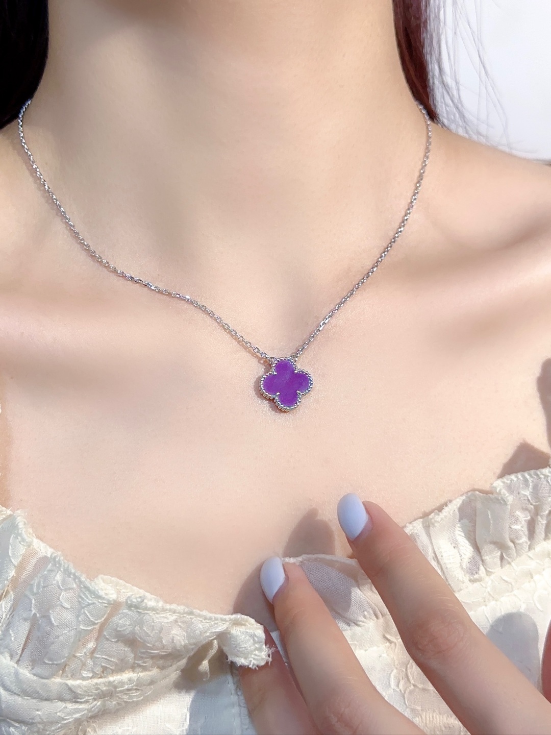Van Cleef & Arpels  27.99$  code 447-7496-R gallery