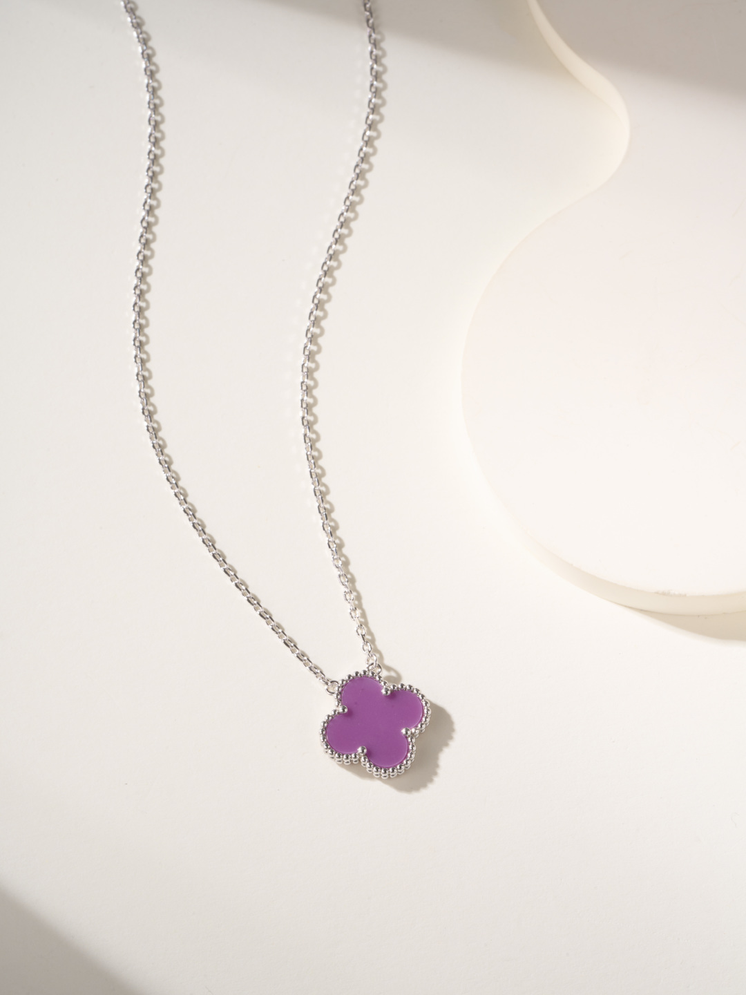 Van Cleef & Arpels  27.99$  code 447-7496-R gallery