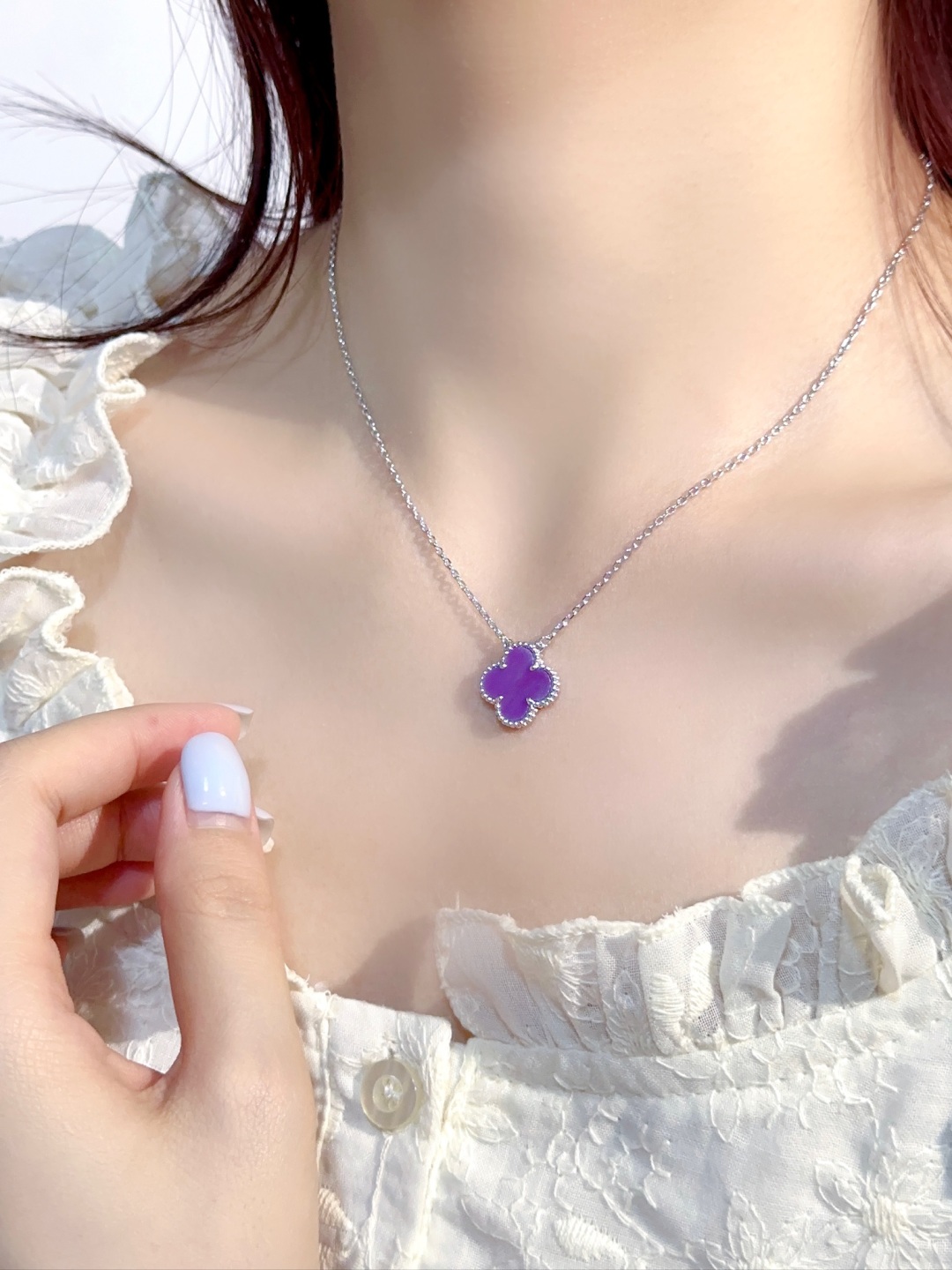 Van Cleef & Arpels  27.99$  code 447-7496-R gallery