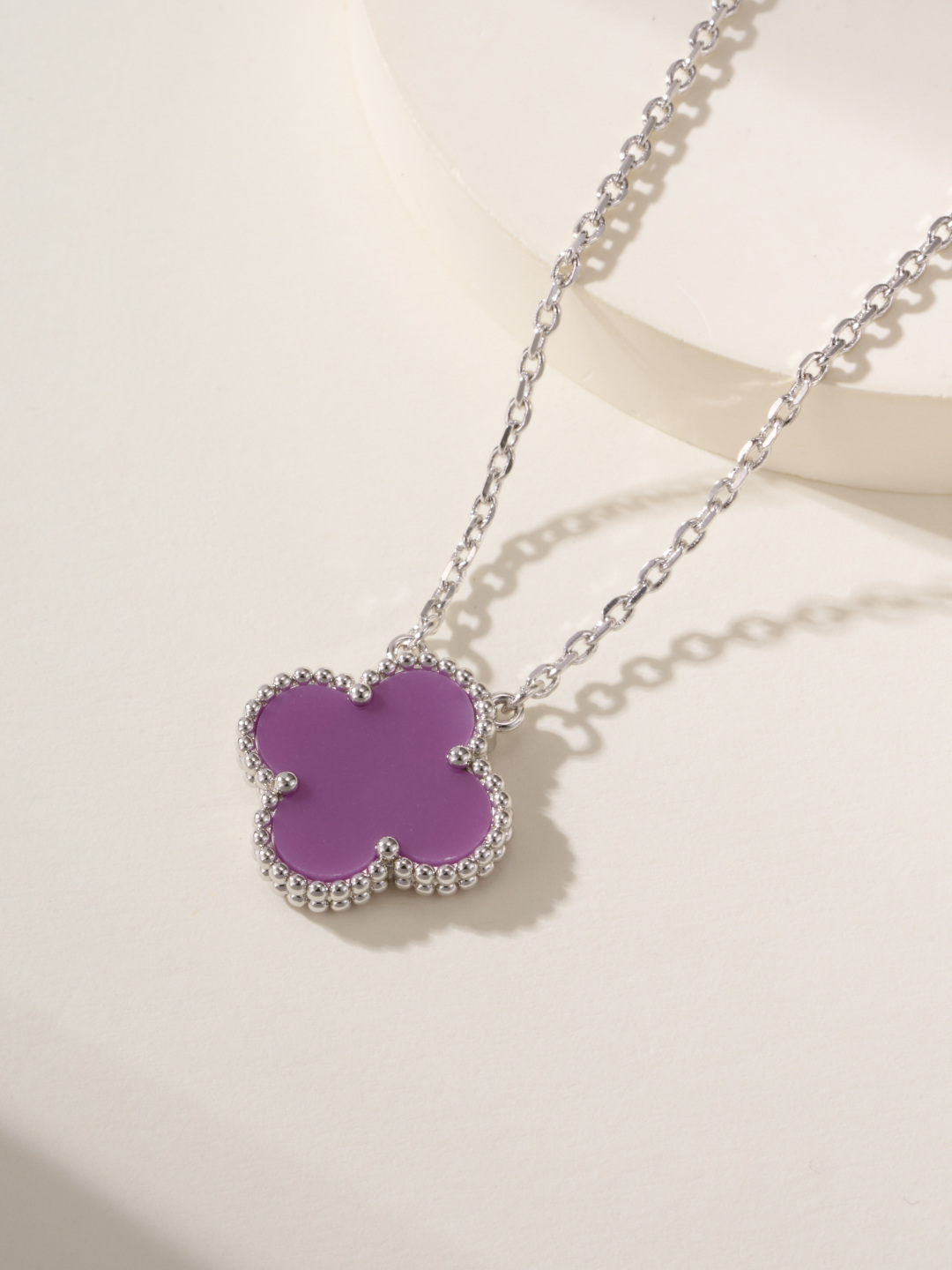 Van Cleef & Arpels  27.99$  code 447-7496-R gallery