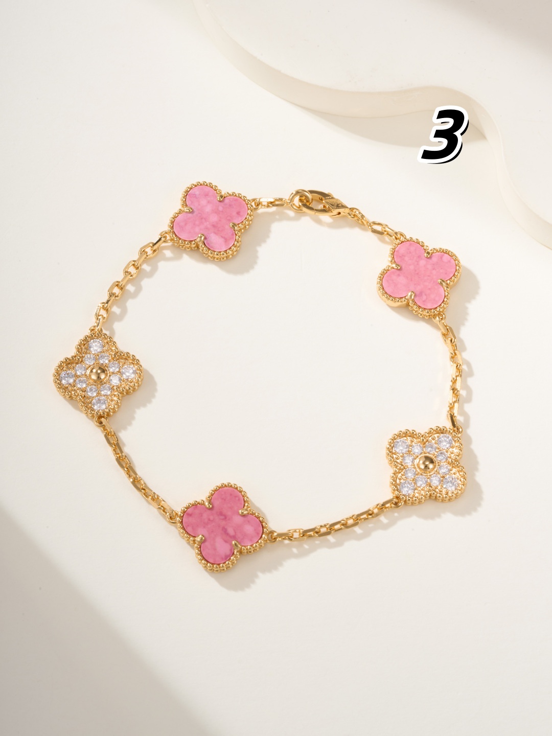Van Cleef & Arpels 28.88$   code 447-7495-R gallery