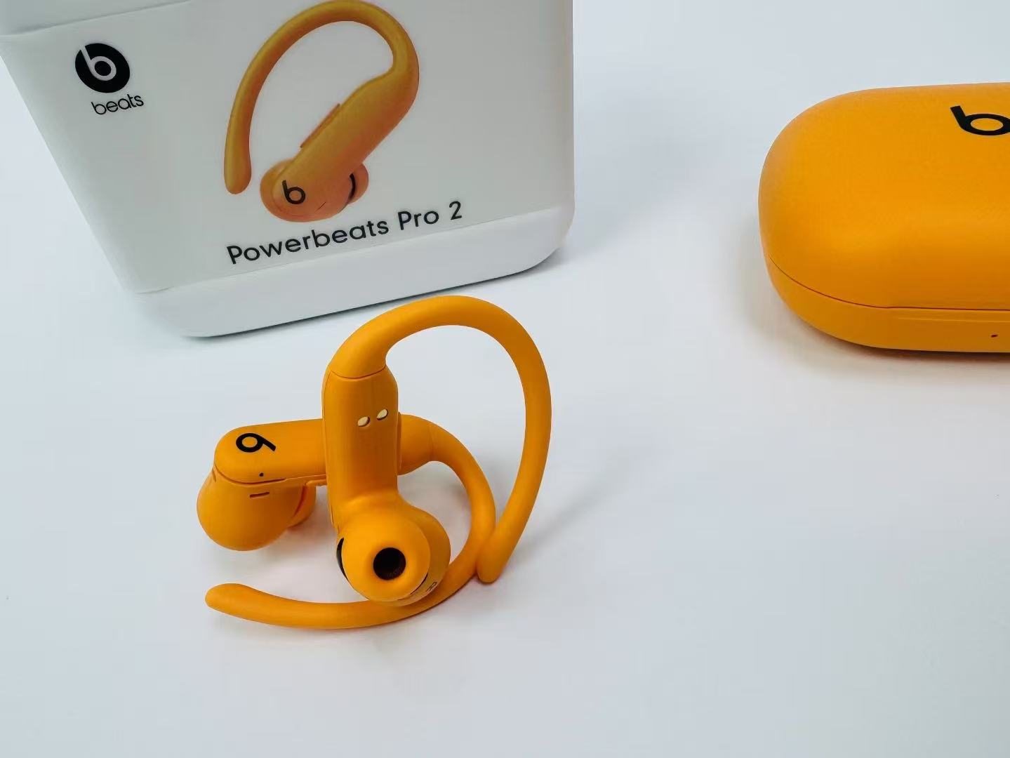 power beats pro2  35.55$  code 429-7574-RD gallery