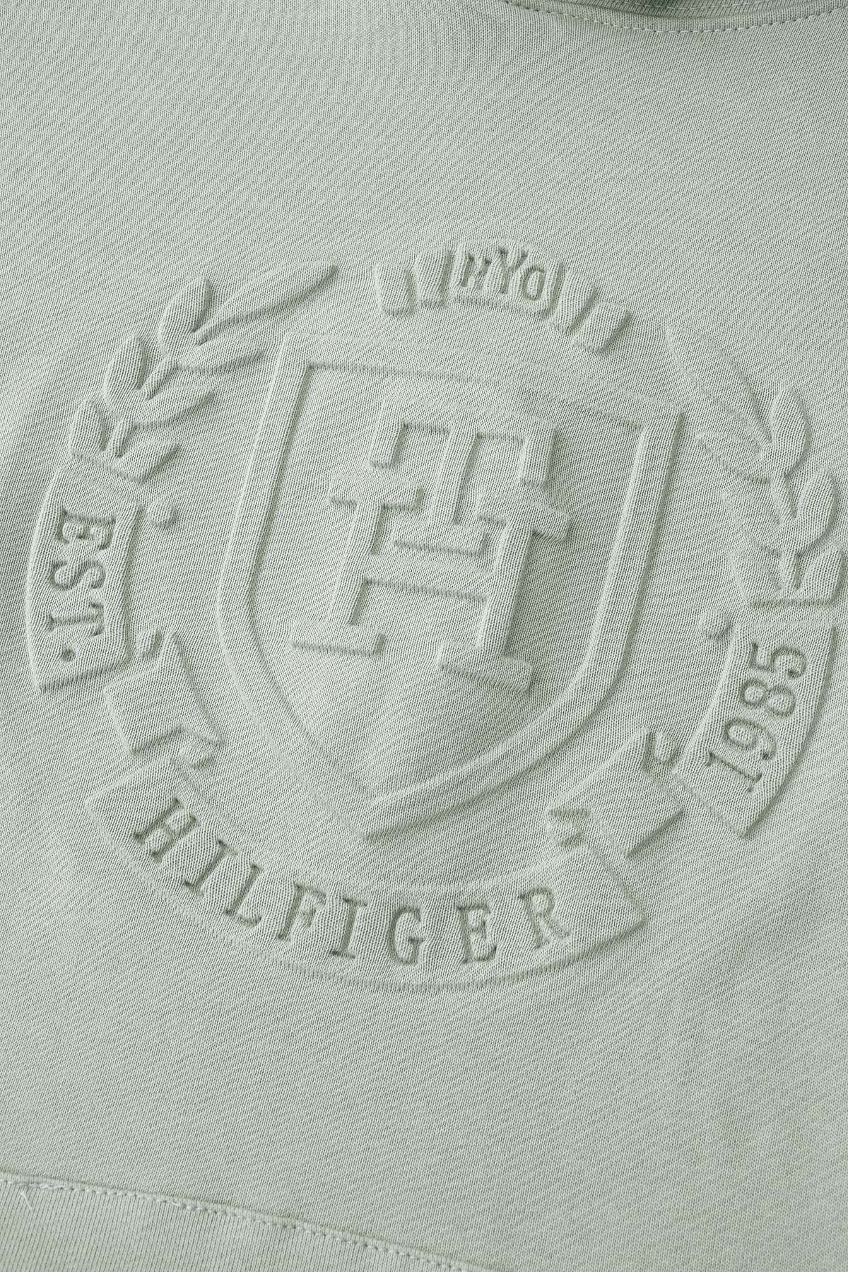 tommy 47.02$   code 301-7613-R gallery