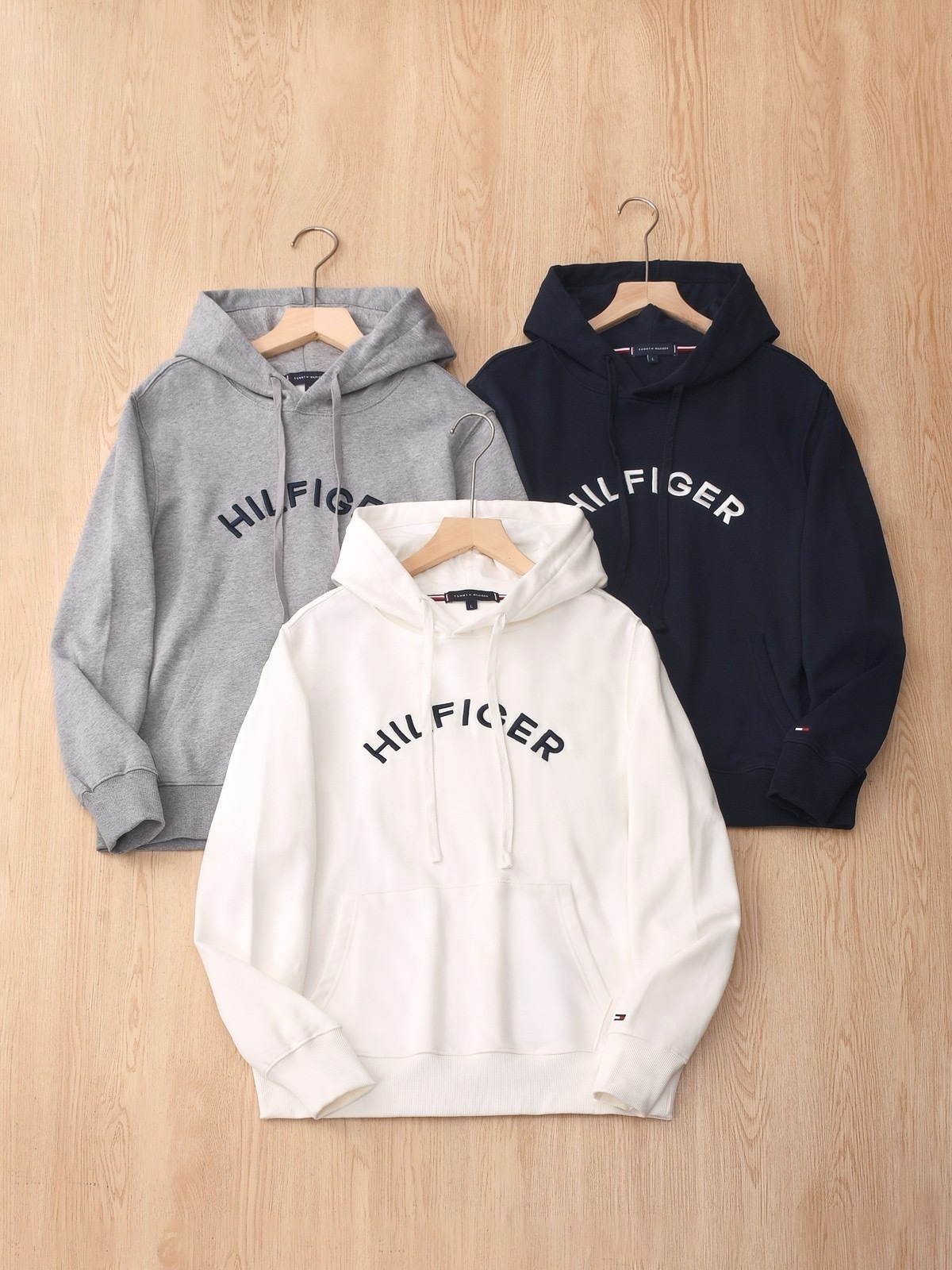 tommy 47.02$   code 301-7613-R gallery