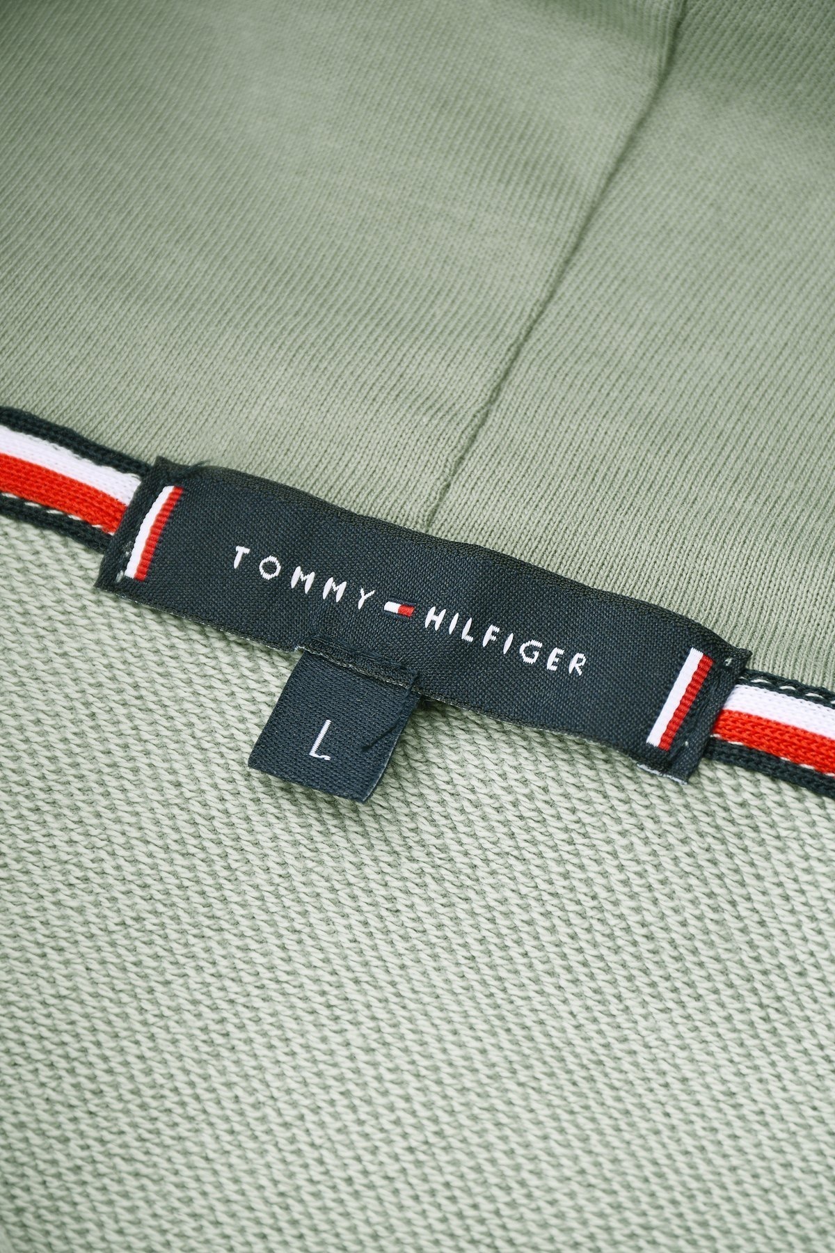 tommy 47.02$   code 301-7613-R gallery