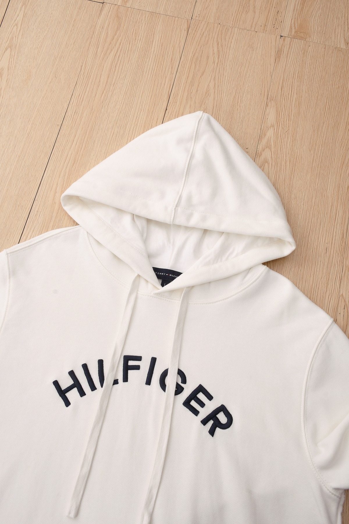 tommy 47.02$   code 301-7613-R gallery