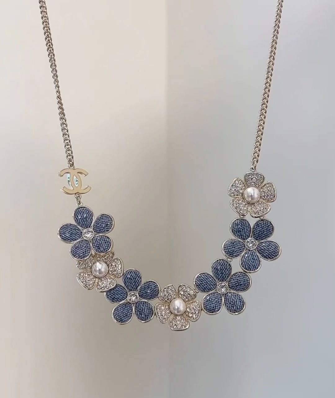 Chanel  47.18$  CODE 400-7816-R gallery